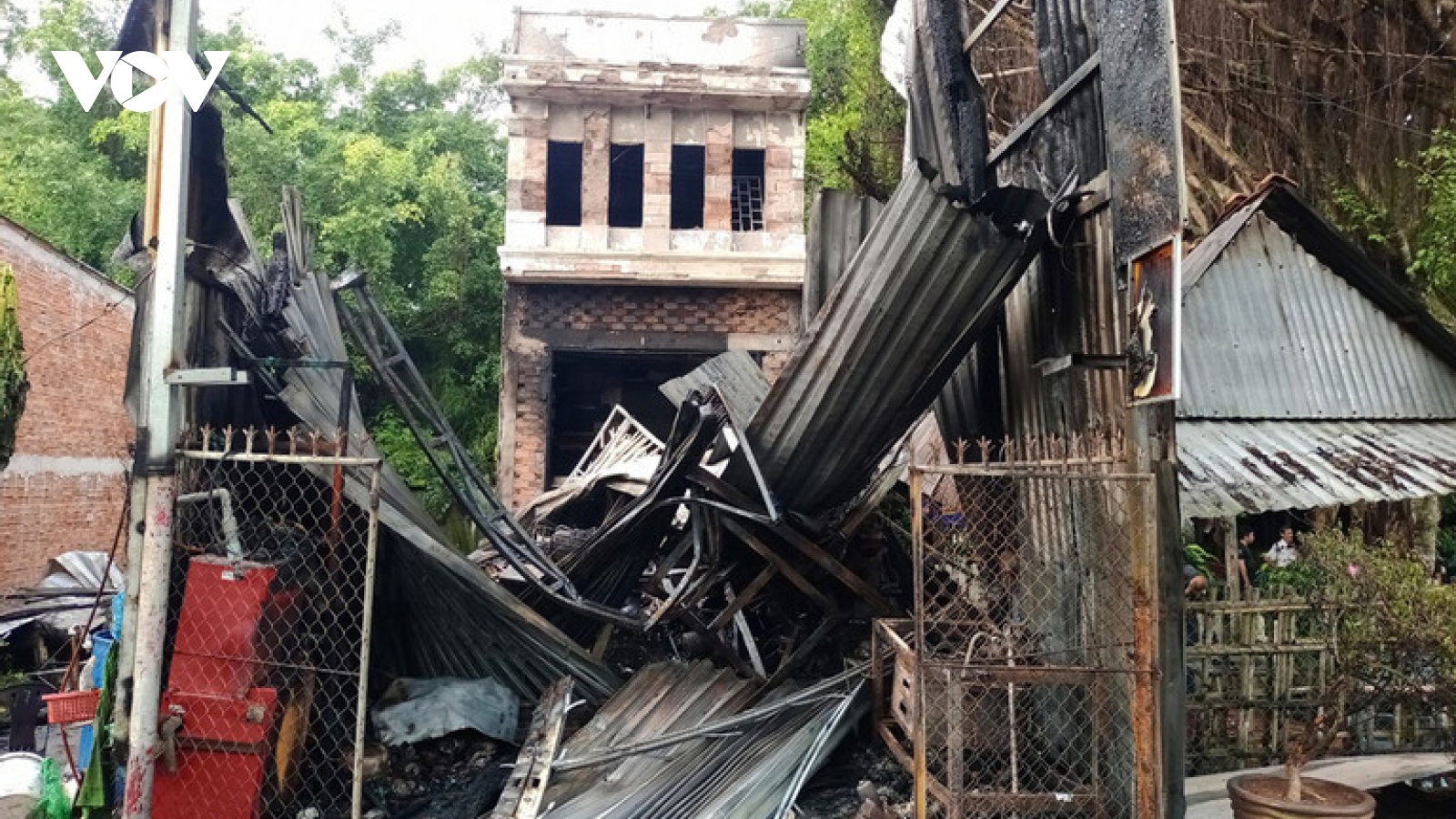 Diễn biến mới vụ cháy khiến 2 bố con tử vong ở Vĩnh Long