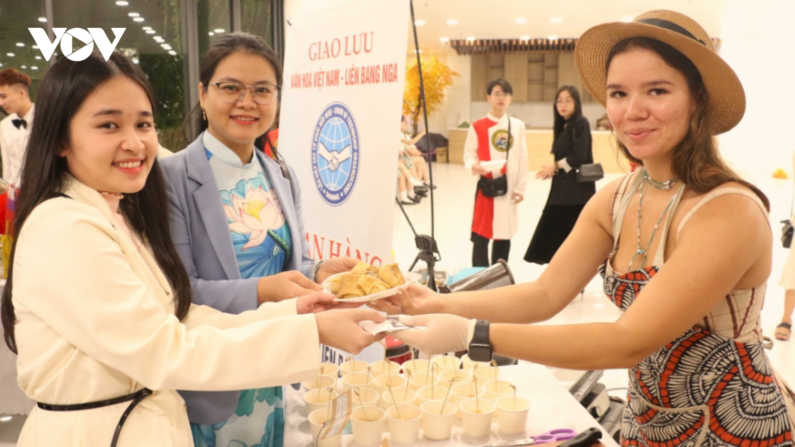 Giao lưu văn hoá Việt Nam - Liên Bang Nga