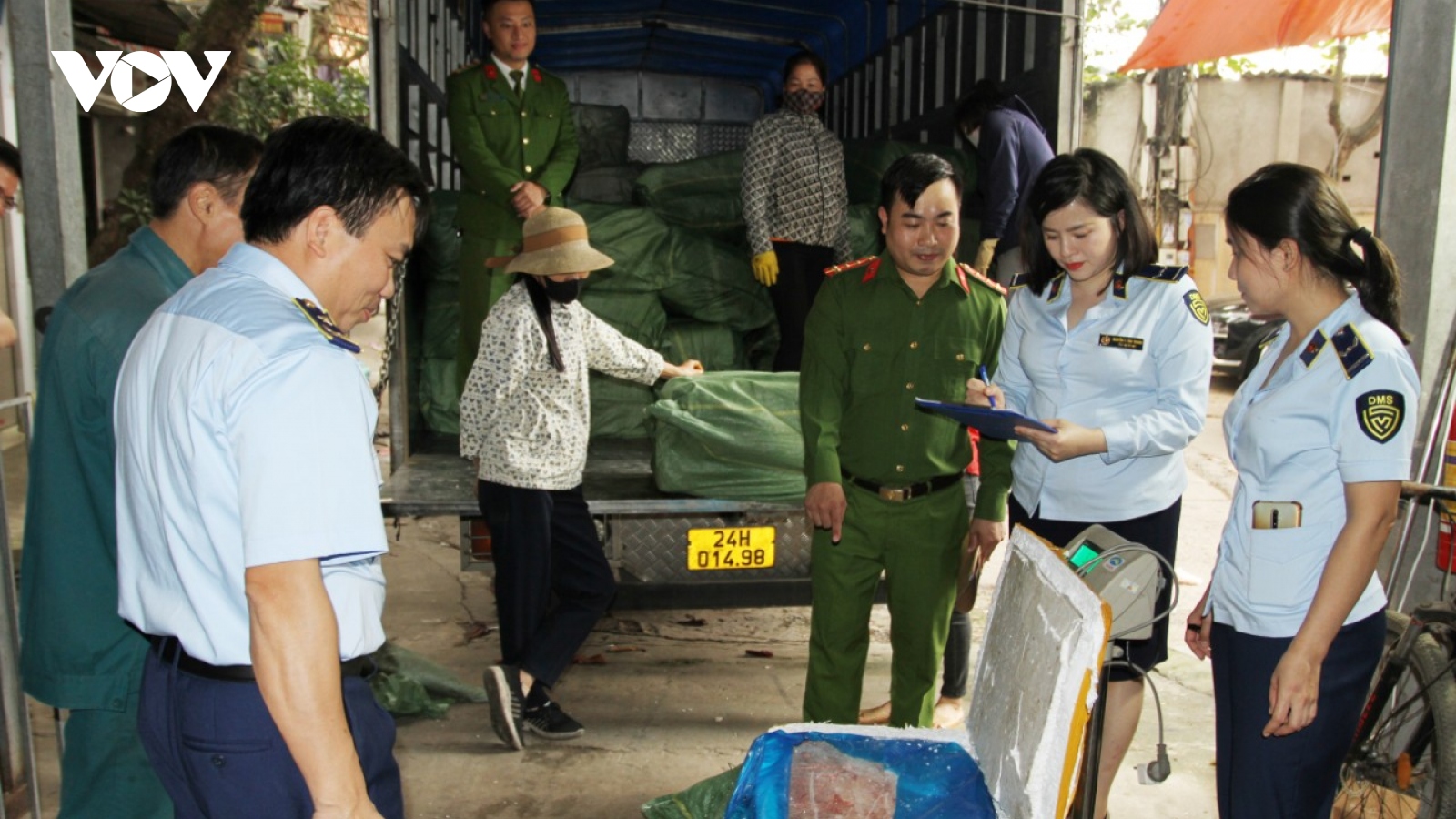Phát hiện 10 tấn nầm lợn đông lạnh không rõ nguồn gốc, xuất xứ