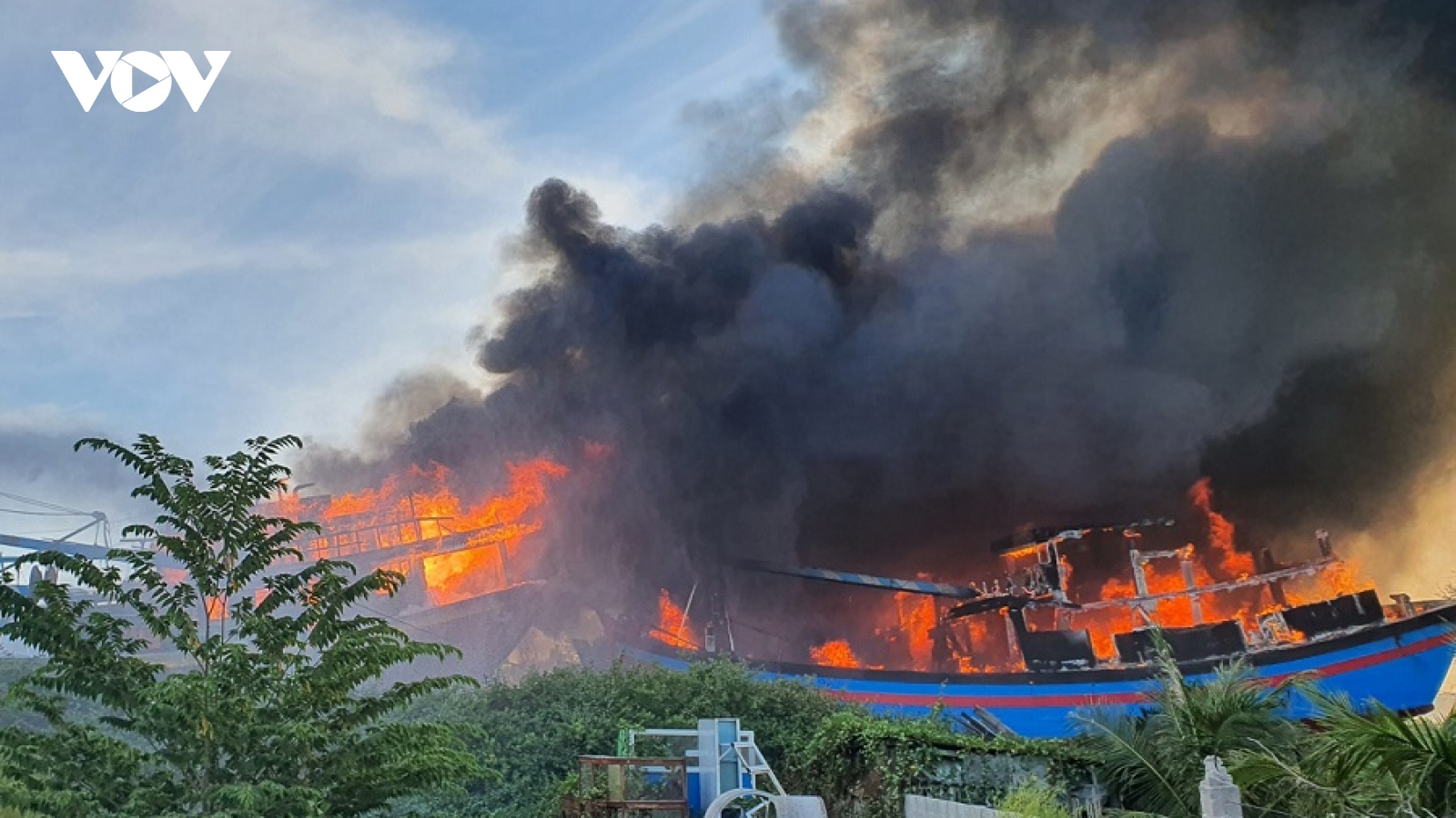 Hỏa hoạn tại khu vực neo đậu, sửa chữa tàu ở Bình Thuận