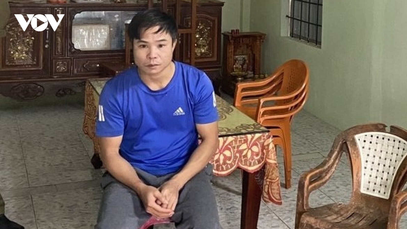 Chỉ vì cãi vã, người đàn ông chém vợ và con trai 3 tuổi ở Quảng Bình