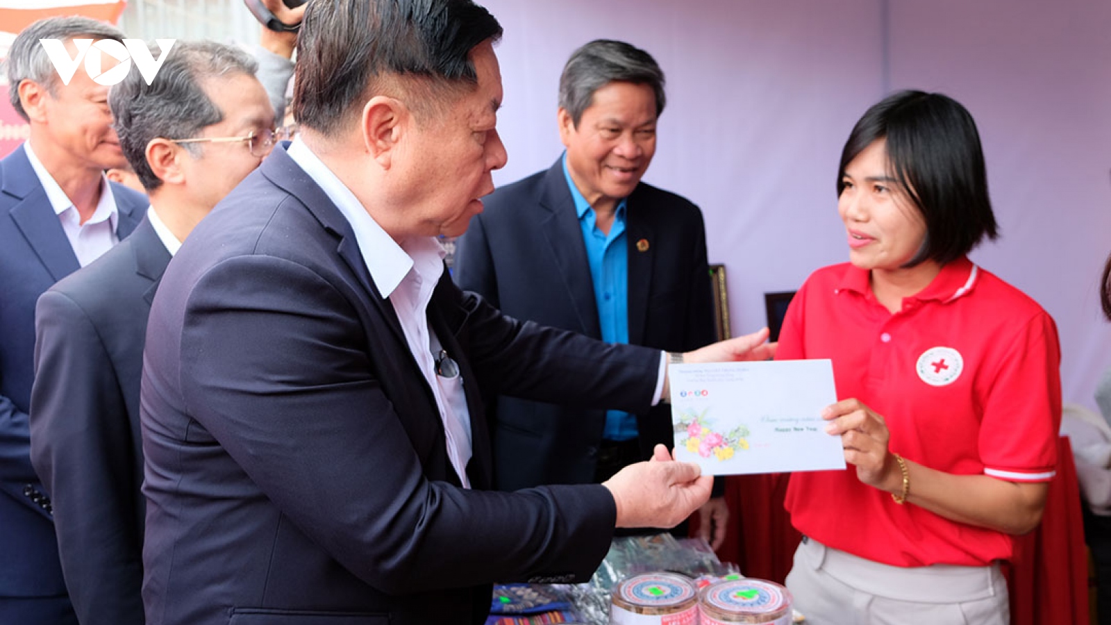 Các địa phương chăm lo Tết cho người nghèo, gia đình chính sách