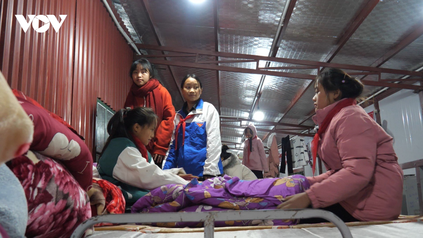 Rét đậm, rét hại bao phủ, 11.000 học sinh vùng cao Lào Cai phải nghỉ học