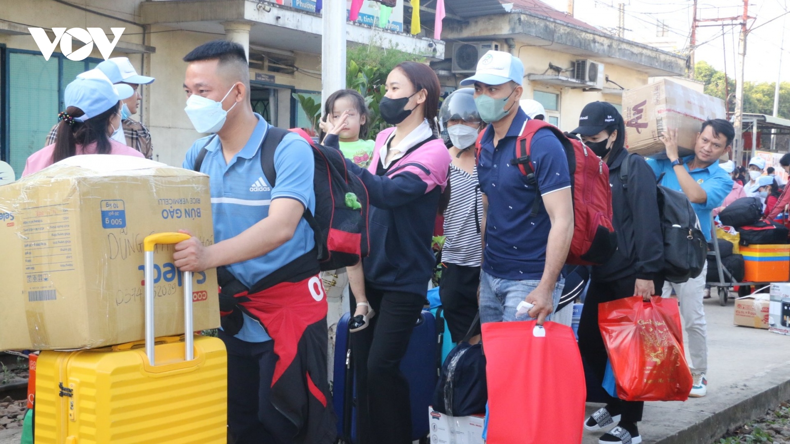 Chuyến tàu mùa xuân đưa công nhân ở Bình Dương về quê đón Tết