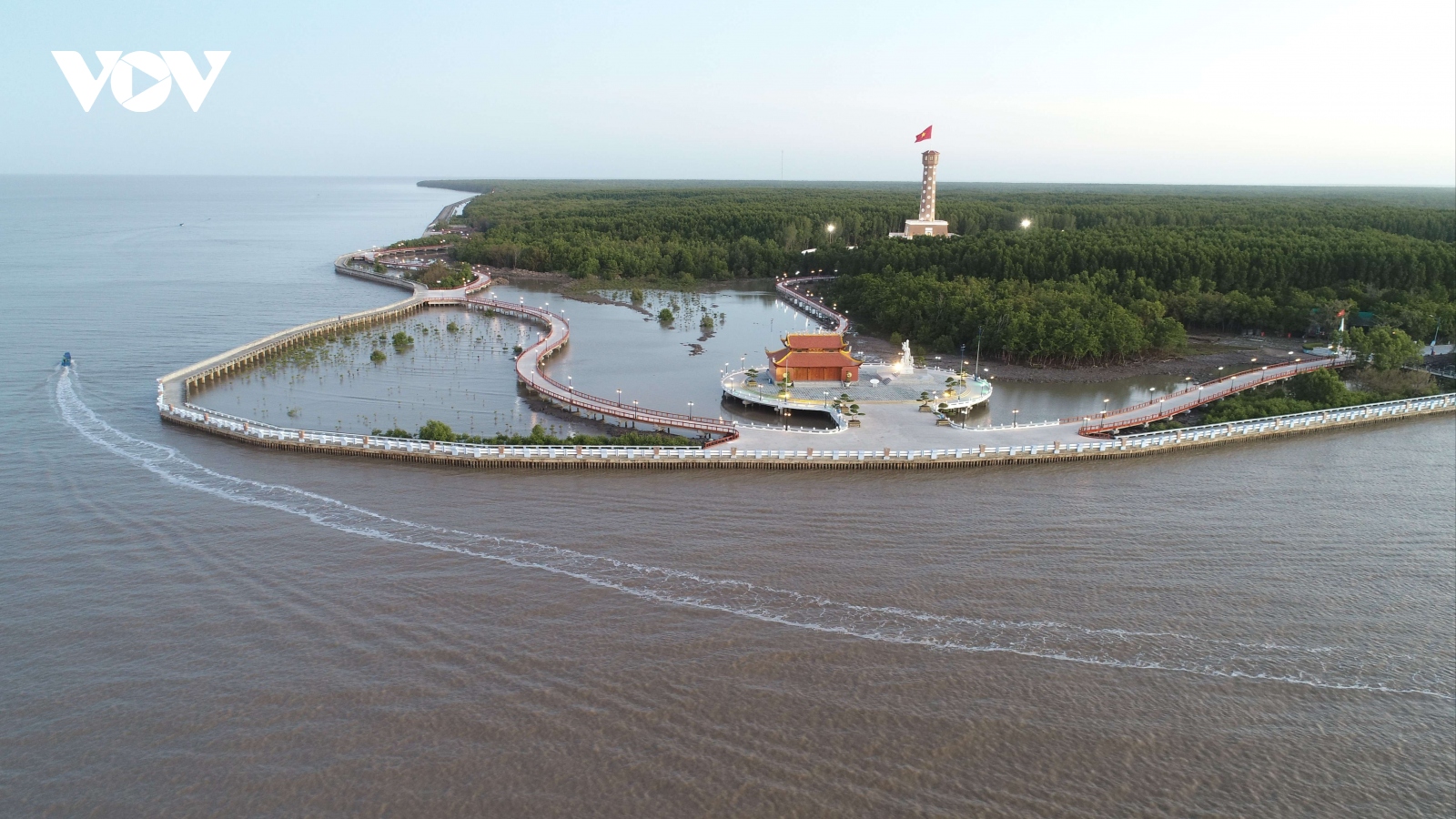 Dung dị Tết rừng Cà Mau