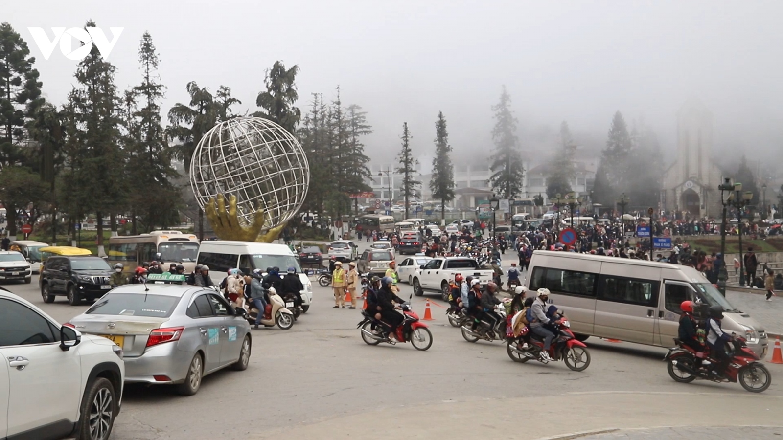 Lào Cai thu 900 tỷ từ hoạt động du lịch dịp Tết Giáp Thìn