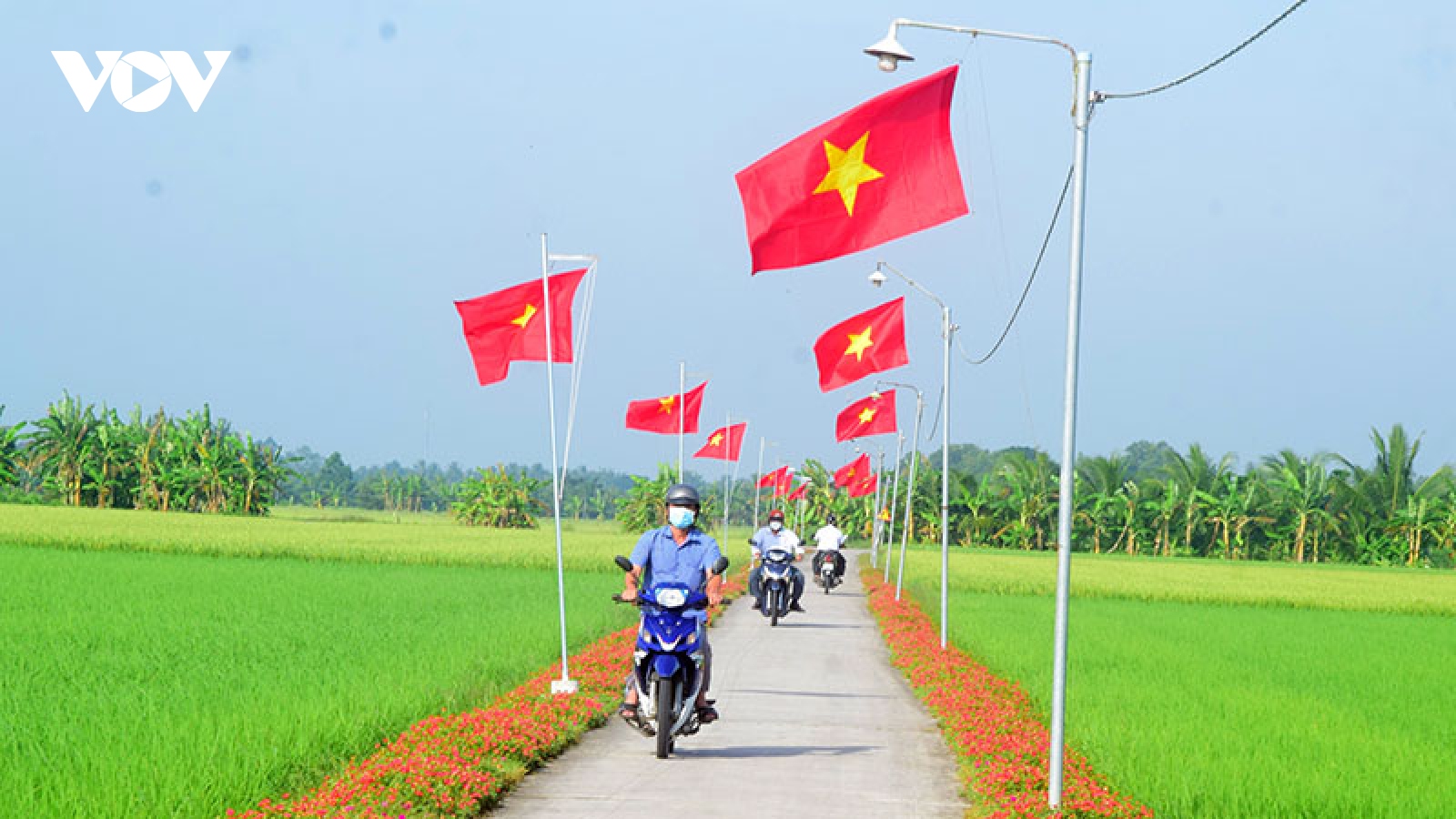 Sắc xuân trên những tuyến đường nông thôn mới kiểu mẫu ở Sóc Trăng