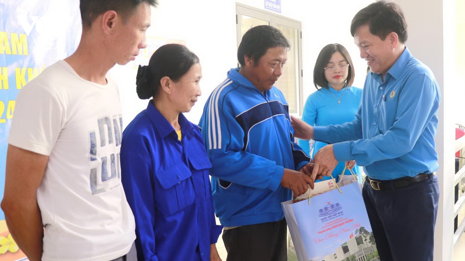 Các địa phương tiếp tục hoạt động chăm lo Tết cho người nghèo