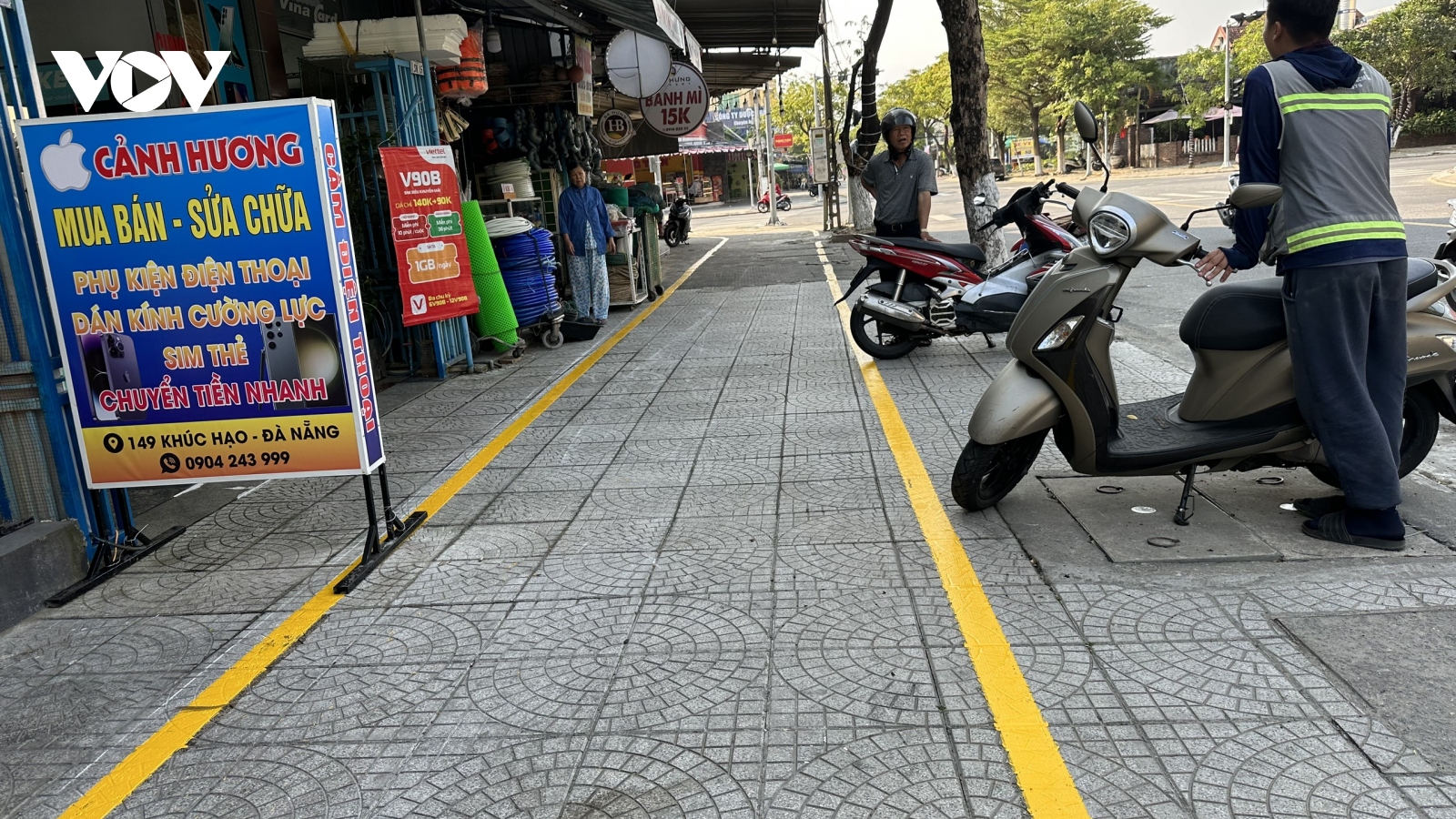 Đà Nẵng khẩn trương kẻ vạch vỉa hè, dành phần đường cho người đi bộ