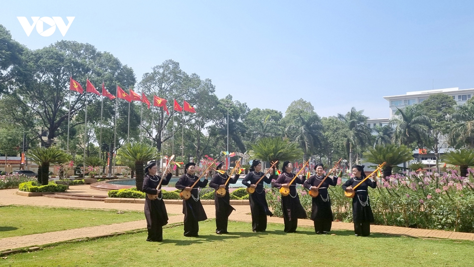 Truyền lửa để hát then, đàn tính vang mãi trên cao nguyên