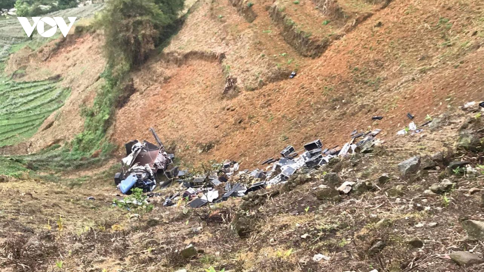 Xe chở thiết bị tổ chức sự kiện rơi xuống vực tại Sa Pa