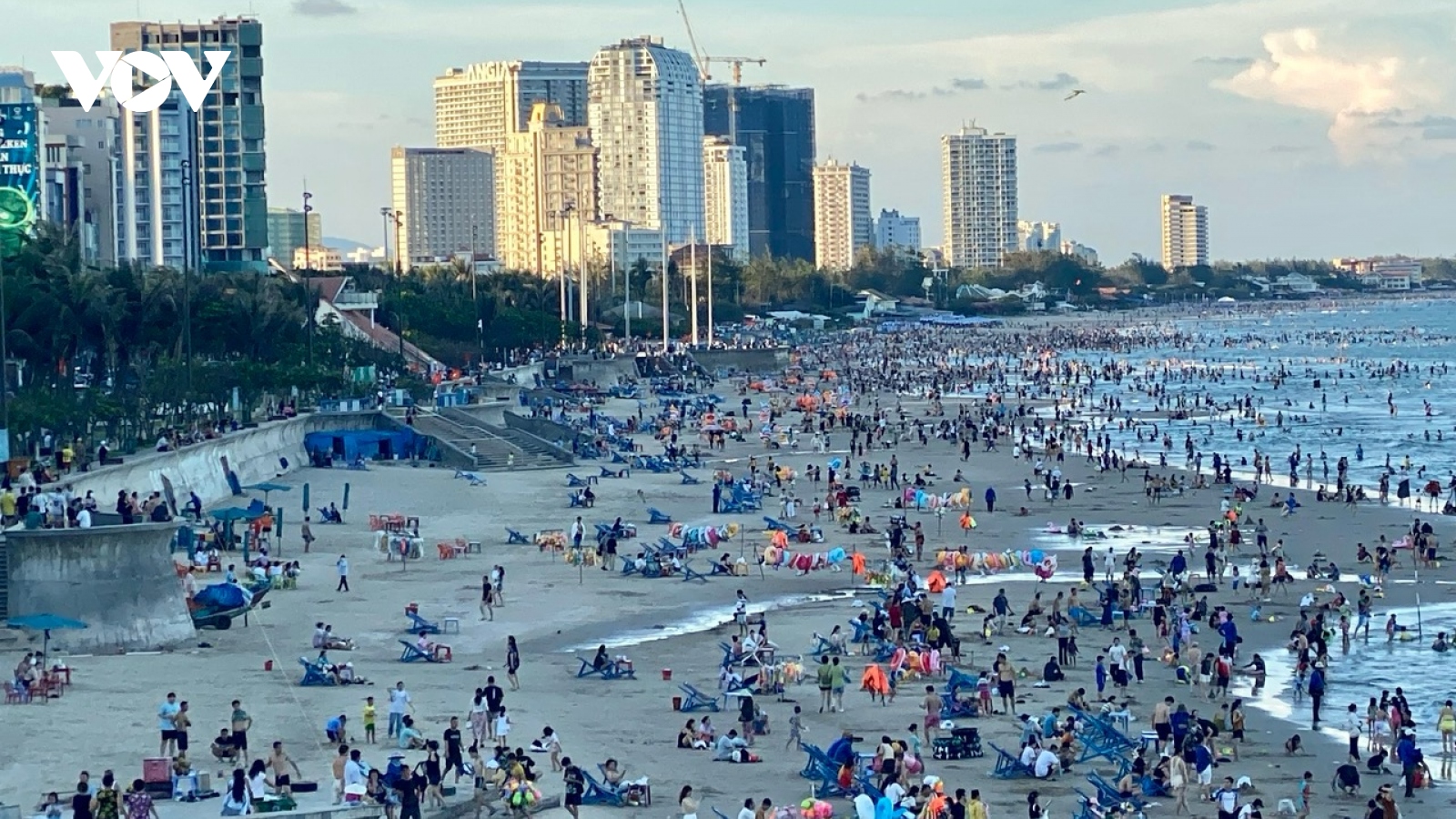 Bà Rịa - Vũng Tàu vắng khách bất ngờ ngày đầu kỳ nghỉ lễ
