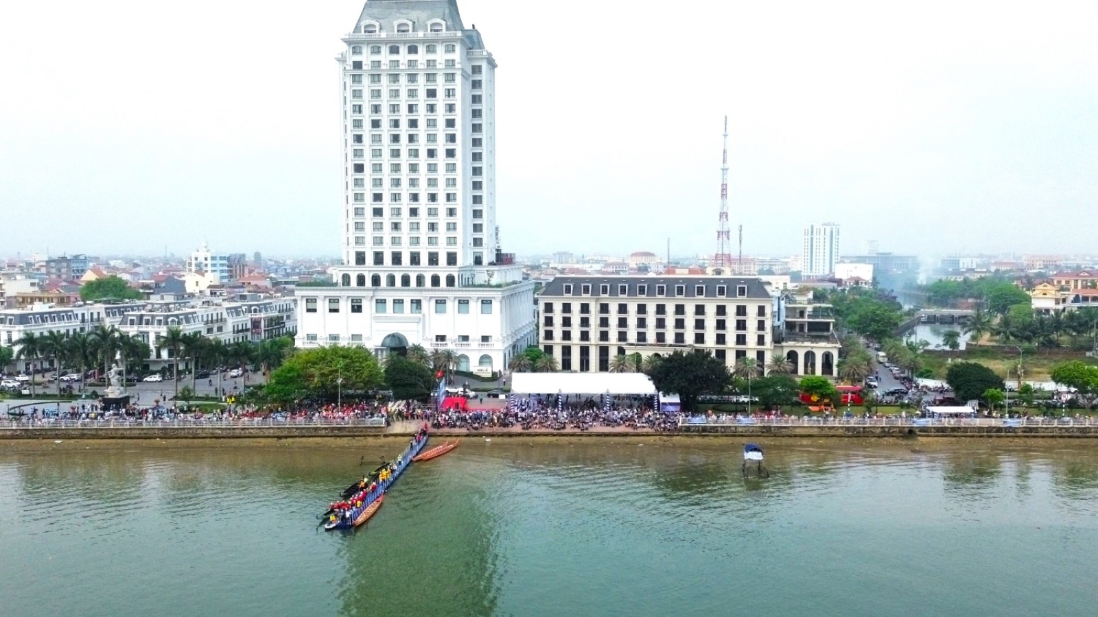 Sôi động giải Đua thuyền truyền thống vô địch Quốc gia 2024 tại Quảng Bình