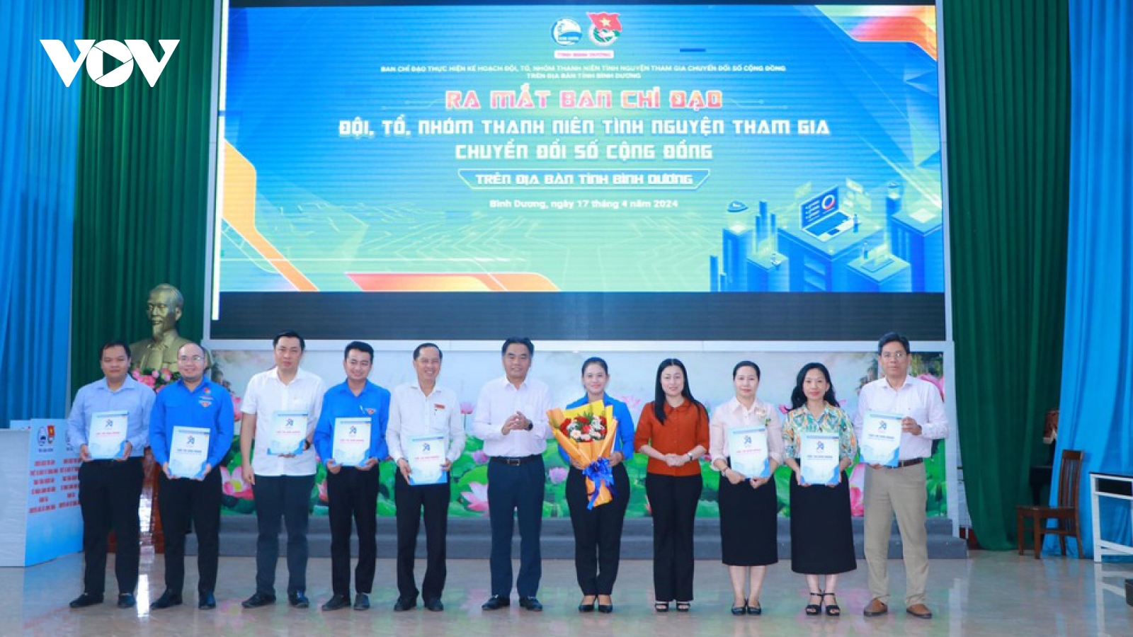 Bình Dương gom 2.000 thiết bị điện tử tặng người nghèo tham gia chuyển đổi số