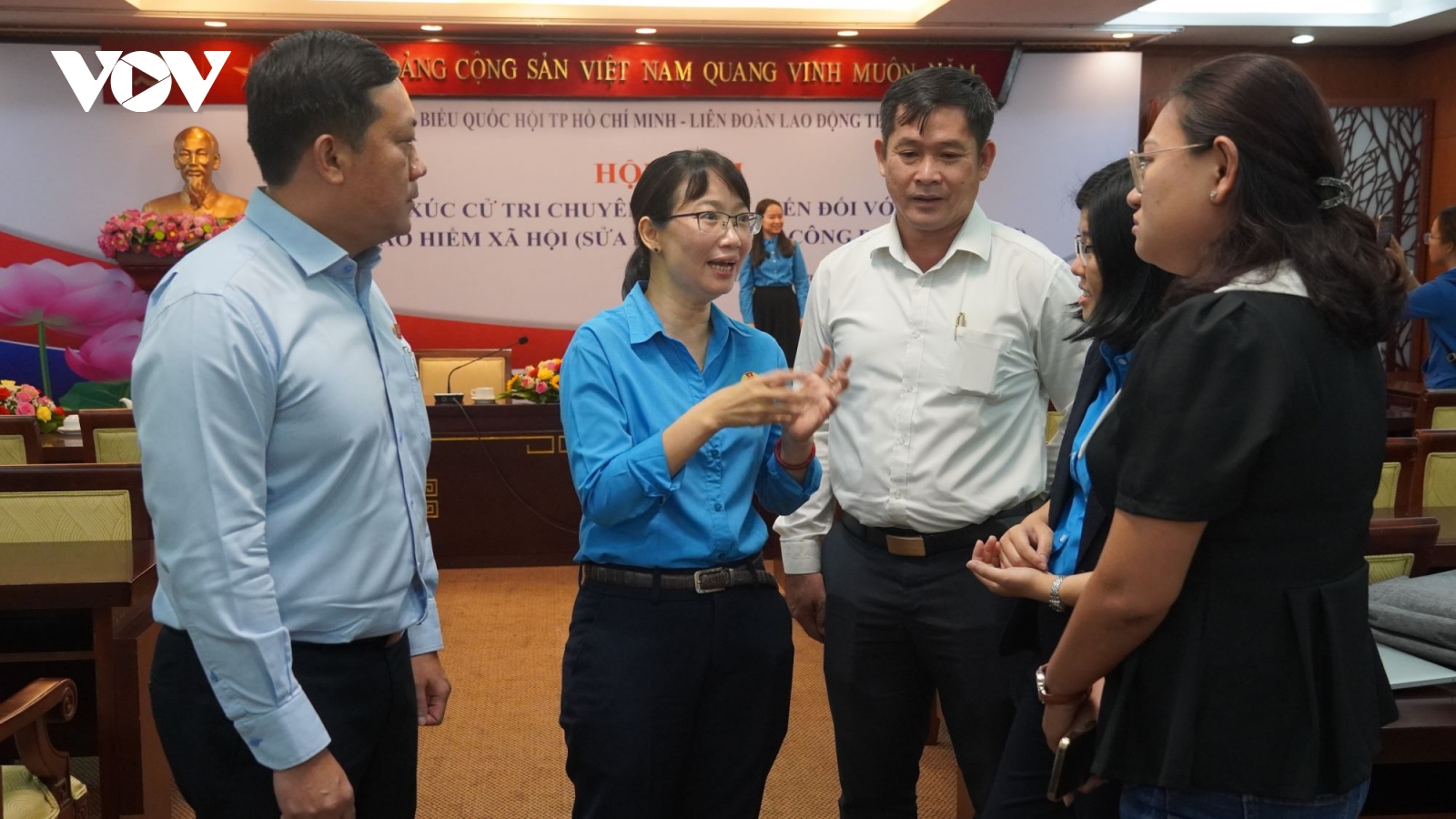 Công nhân “chạy luật”, muốn nghỉ việc sớm để rút BHXH một lần