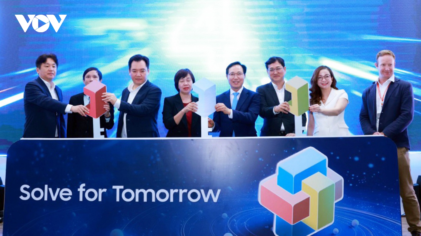 Phát động cuộc thi Solve for Tomorrow năm 2024 tại khu vực miền Trung