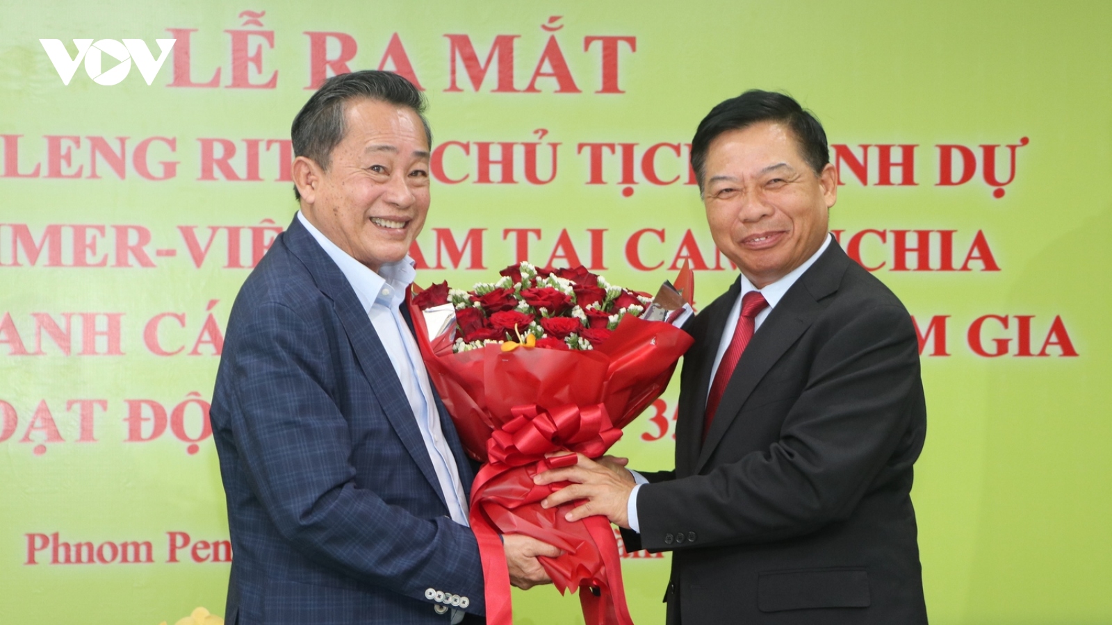 Hội Việt kiều tại Campuchia vinh danh cá nhân có nhiều đóng góp cho cộng đồng