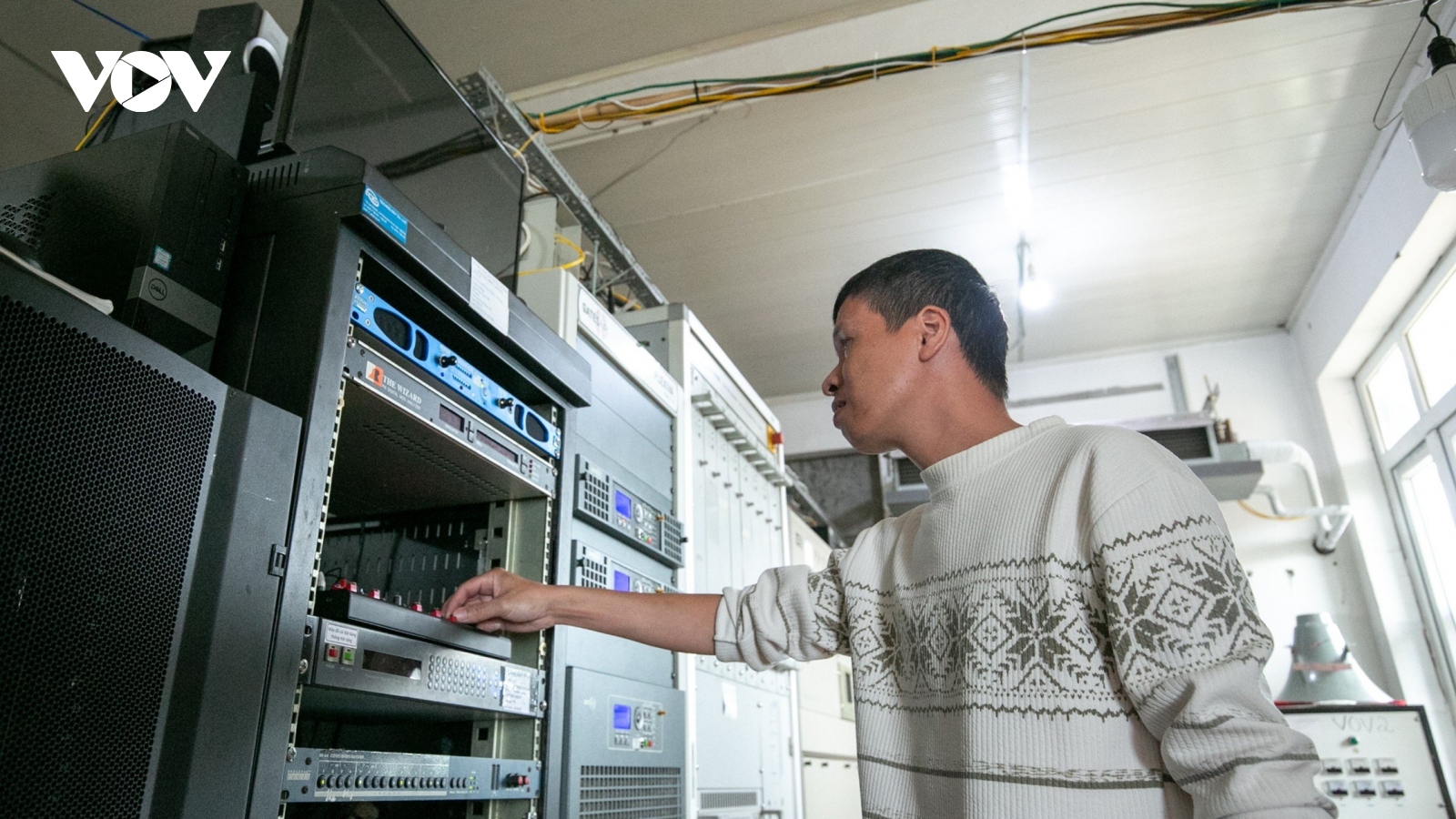 Những người đối mặt "Thiên lôi" trên đỉnh trời Phja Oắc