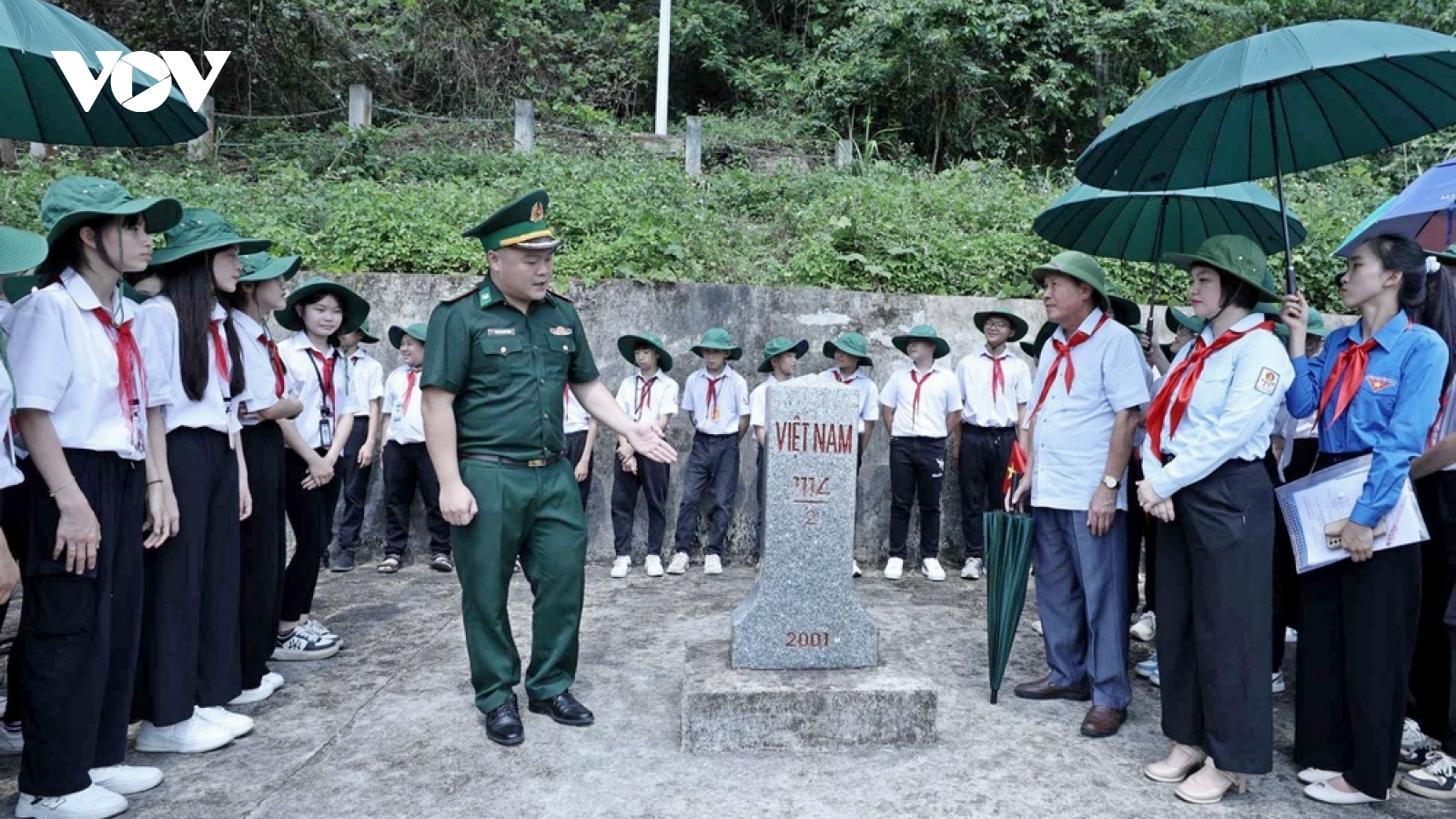 Giáo dục tình yêu Tổ quốc qua "Tiết học biên cương"