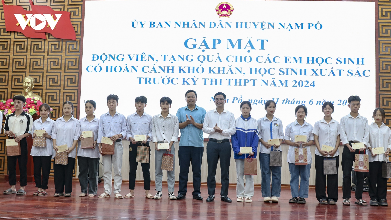 Điện Biên tiếp sức học sinh vùng khó trước kỳ thi tốt nghiệp