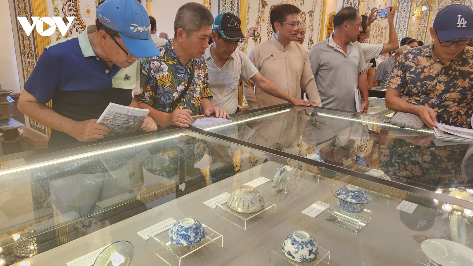 Triển lãm “Cổ vật hội tụ” tại Điện Kiến Trung-Đại nội Huế