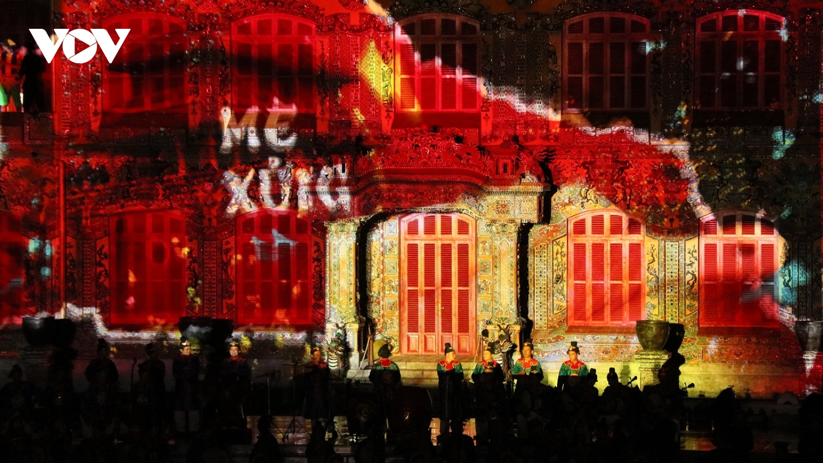 Toàn cảnh khai mạc Tuần lễ Festival nghệ thuật Quốc tế Huế 2024