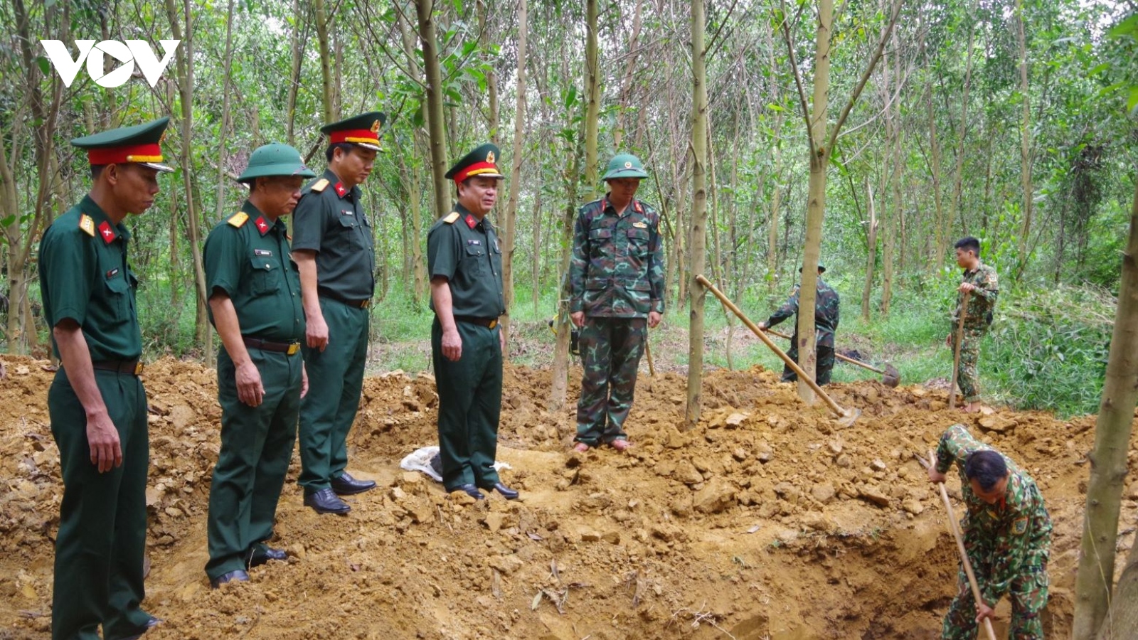 Tìm thấy 2 hài cốt liệt sĩ trong rừng keo tràm