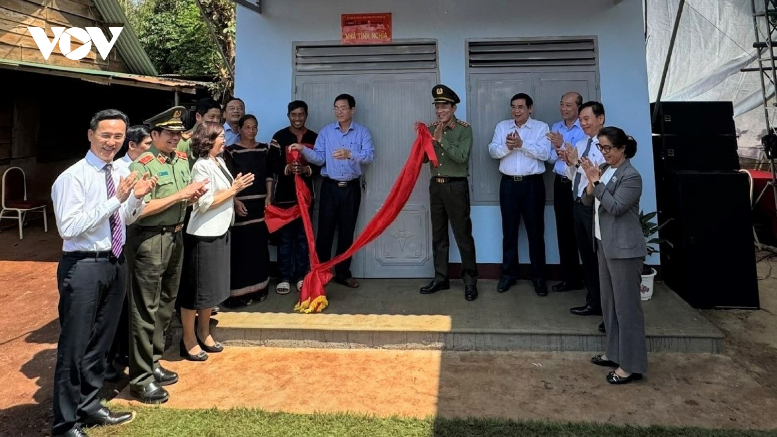 Ấm áp nghĩa tình trong những căn nhà của Bộ Công an