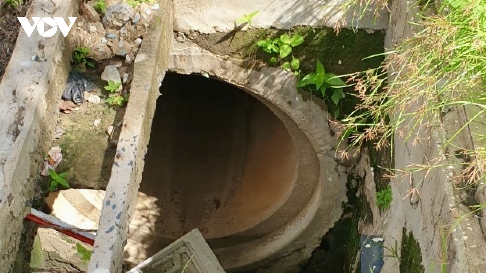 Loạt hố ga trên đường ven biển ở Bà Rịa-Vũng Tàu gây mất an toàn giao thông