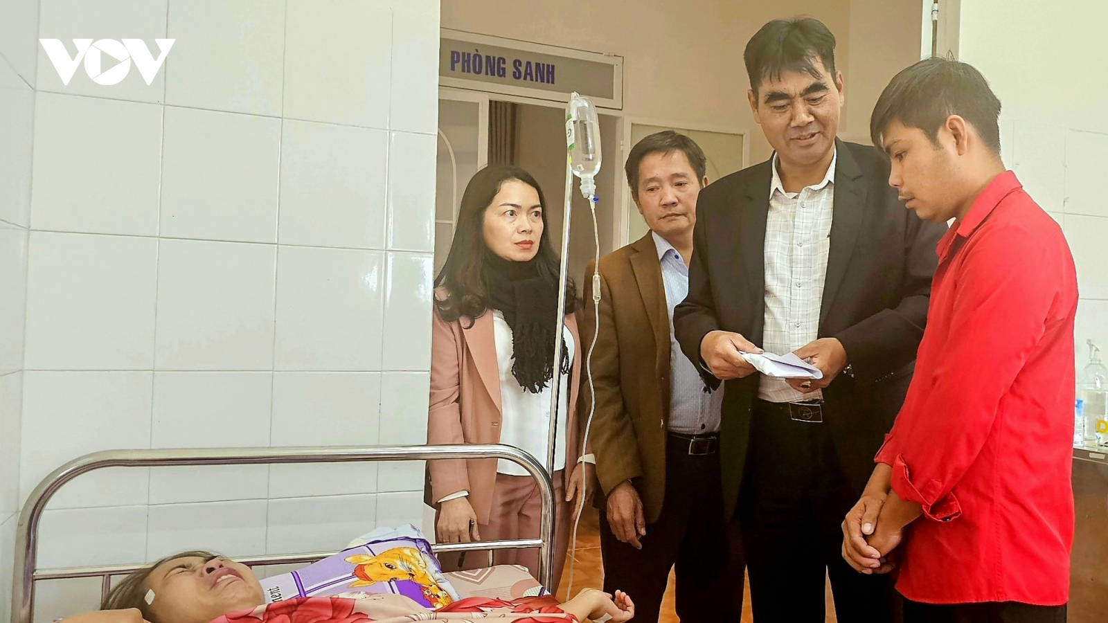 Thăm hỏi, hỗ trợ gia đình 3 cháu bé tử vong trong vụ cháy ở Đà Lạt