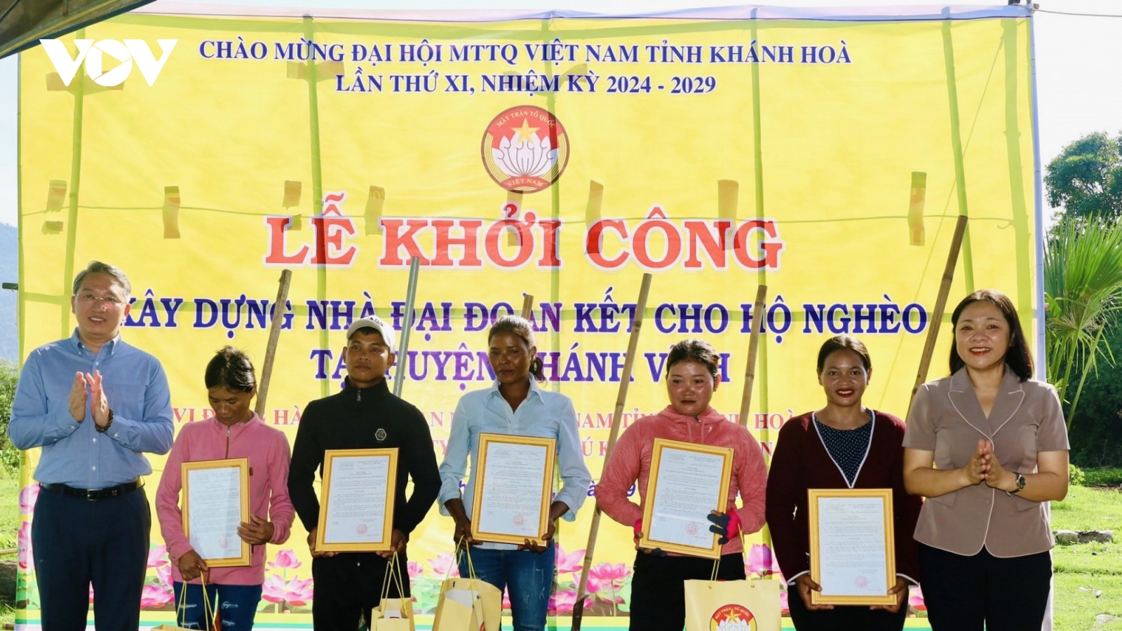 Tỉnh Khánh Hòa khởi công xây dựng 100 căn nhà tặng hộ nghèo miền núi