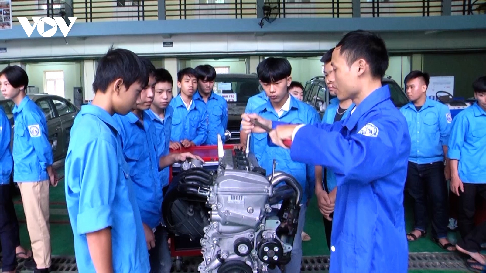Nở rộ xu hướng học nghề sửa chữa ô tô ở giới trẻ miền núi Yên Bái