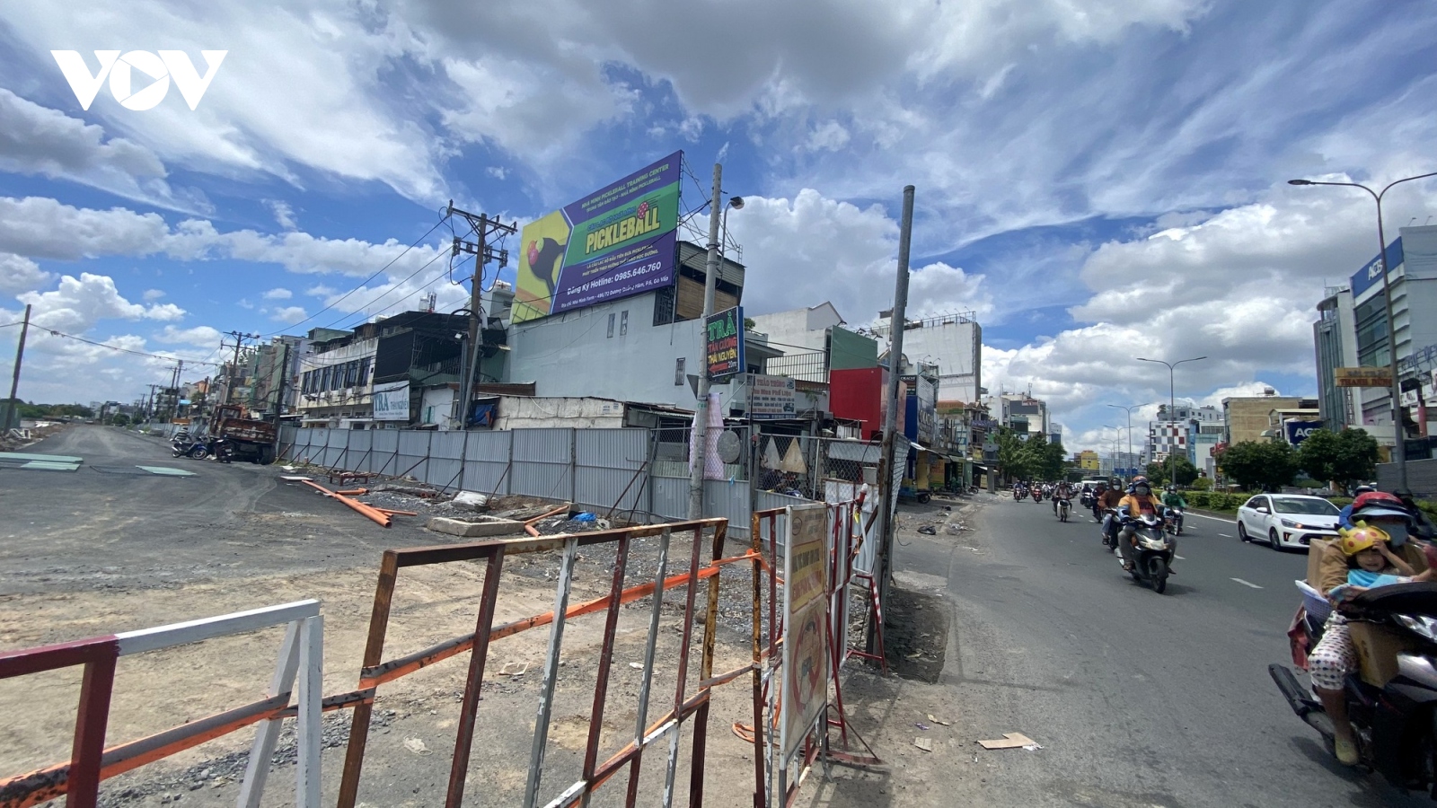 Đưa vào sử dụng tạm 500m đường dự án đường nối khu vực sân bay Tân Sơn Nhất