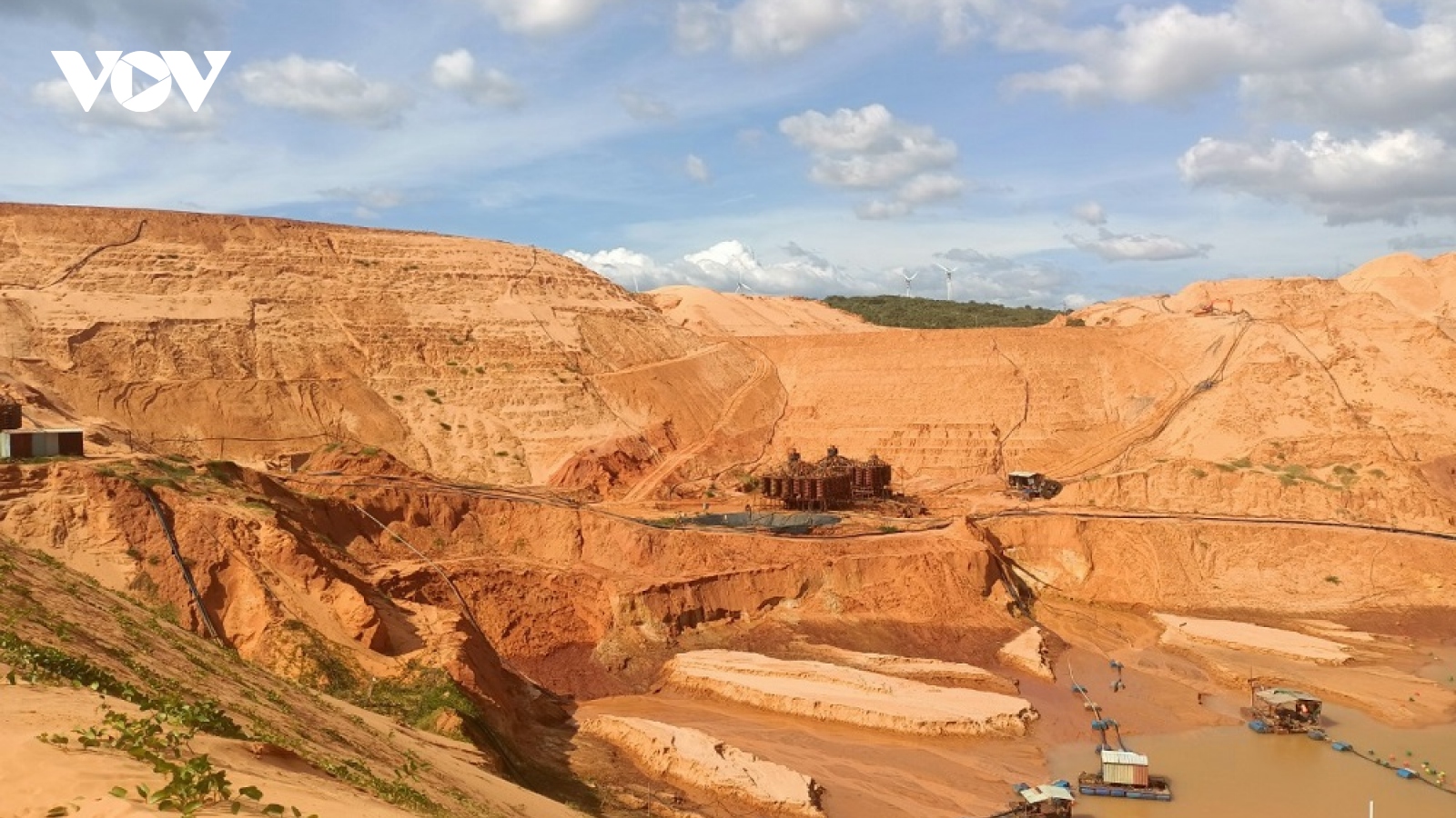 Bình Thuận thu hơn 105 tỷ đồng tiền thuế khai thác titan