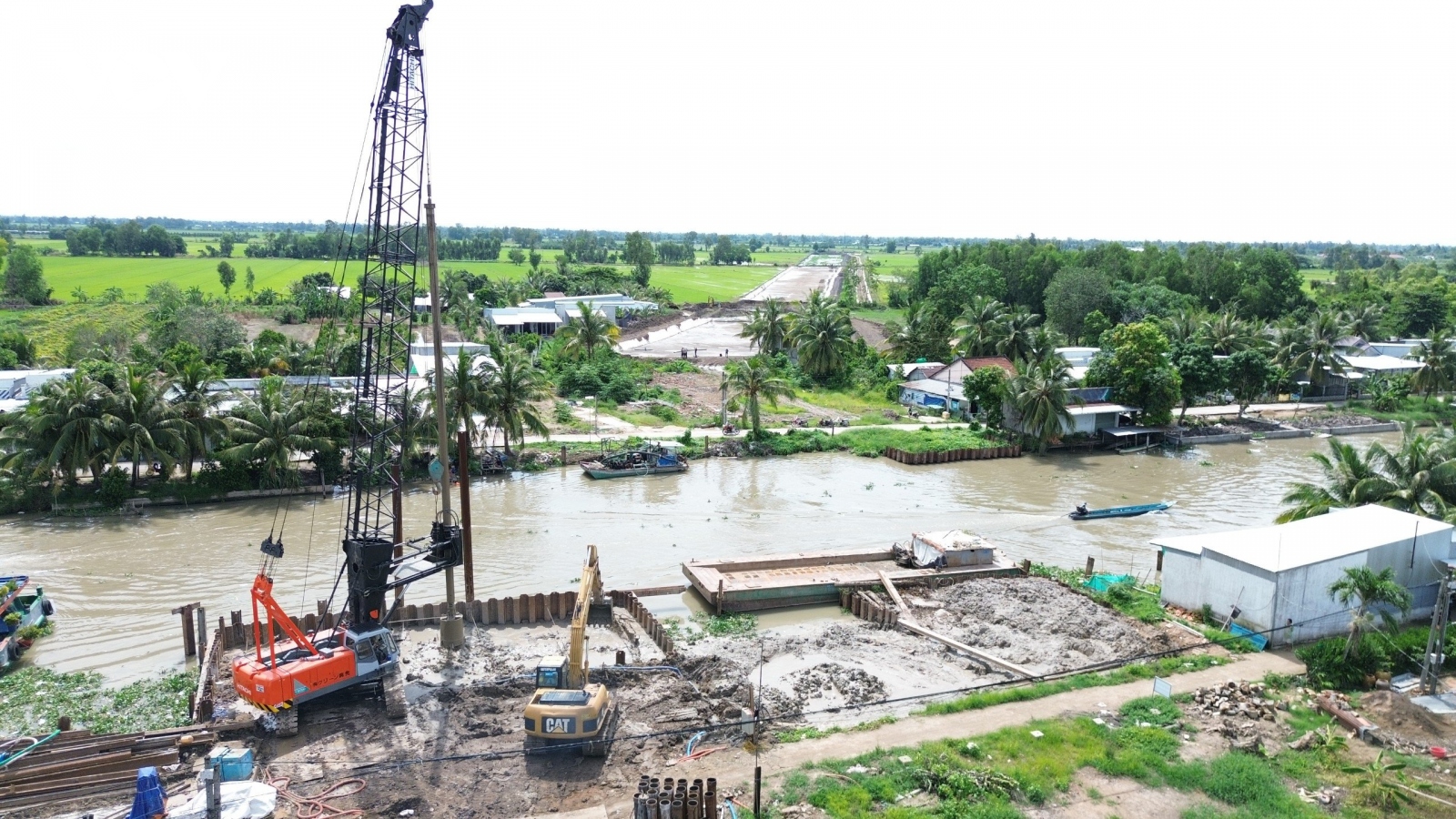 Nhiều dự án giao thông tại Cần Thơ thi công cầm chừng do thiếu cát