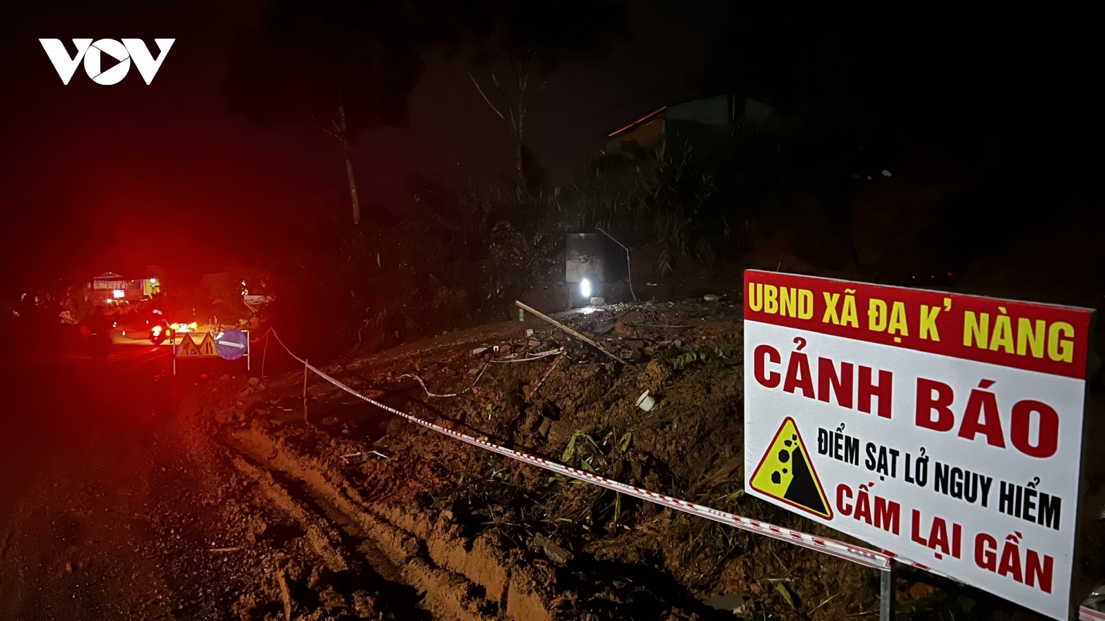 Danh tính 2 người thương vong trong vụ sạt lở đất vùi lấp quán ăn tại Lâm Đồng