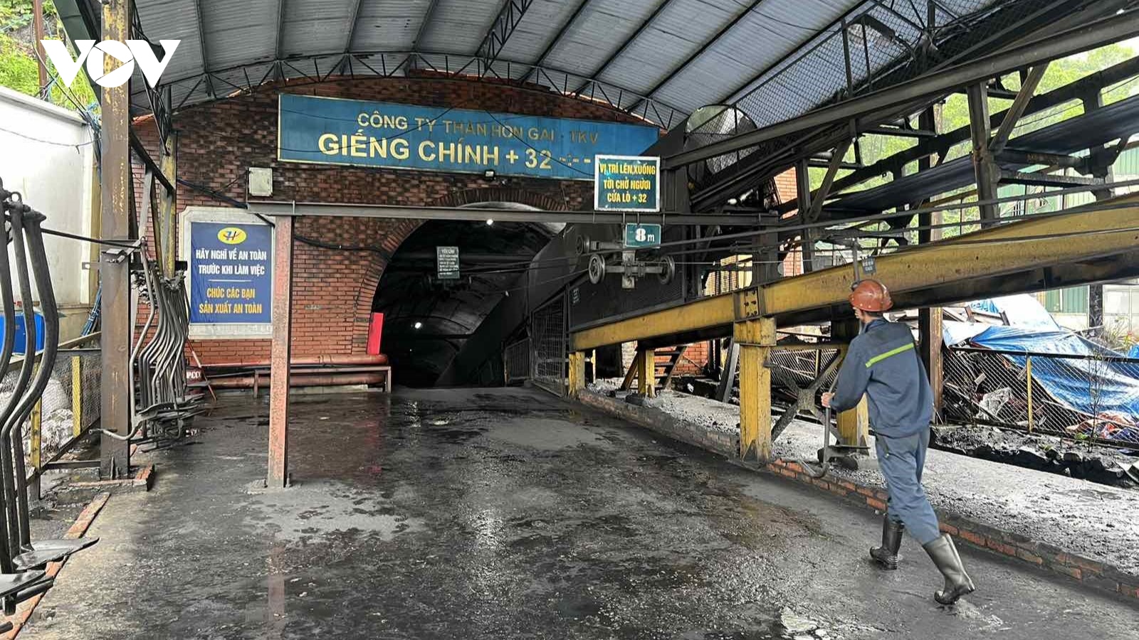 Khám nghiệm hiện trường vụ tai nạn hầm lò khiến 5 công nhân tử vong