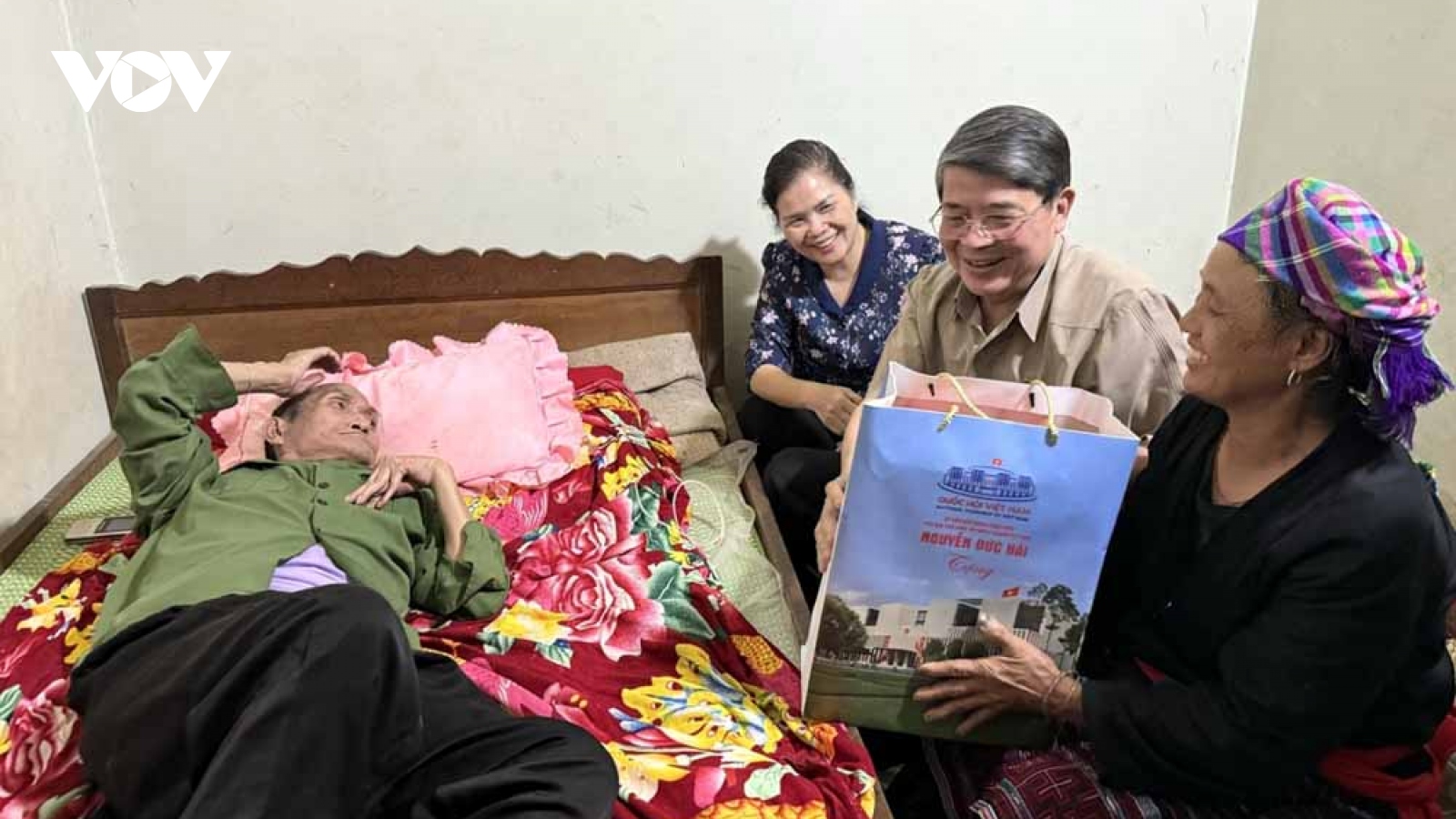 Nhiều hoạt động tri ân gia đình chính sách ở các địa phương