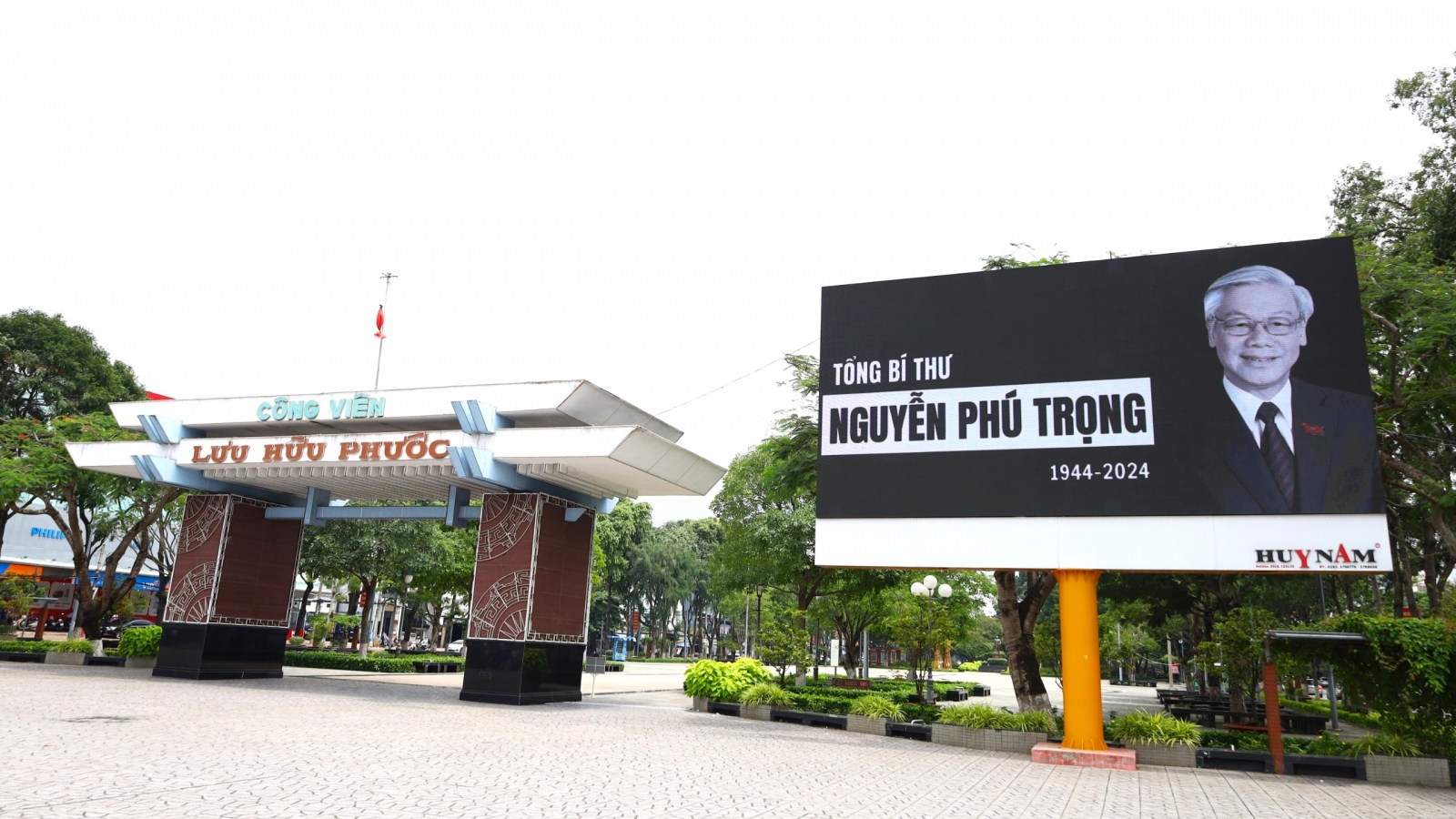 Nhân dân Cần Thơ dâng trào cảm xúc tiễn đưa Tổng Bí thư Nguyễn Phú Trọng