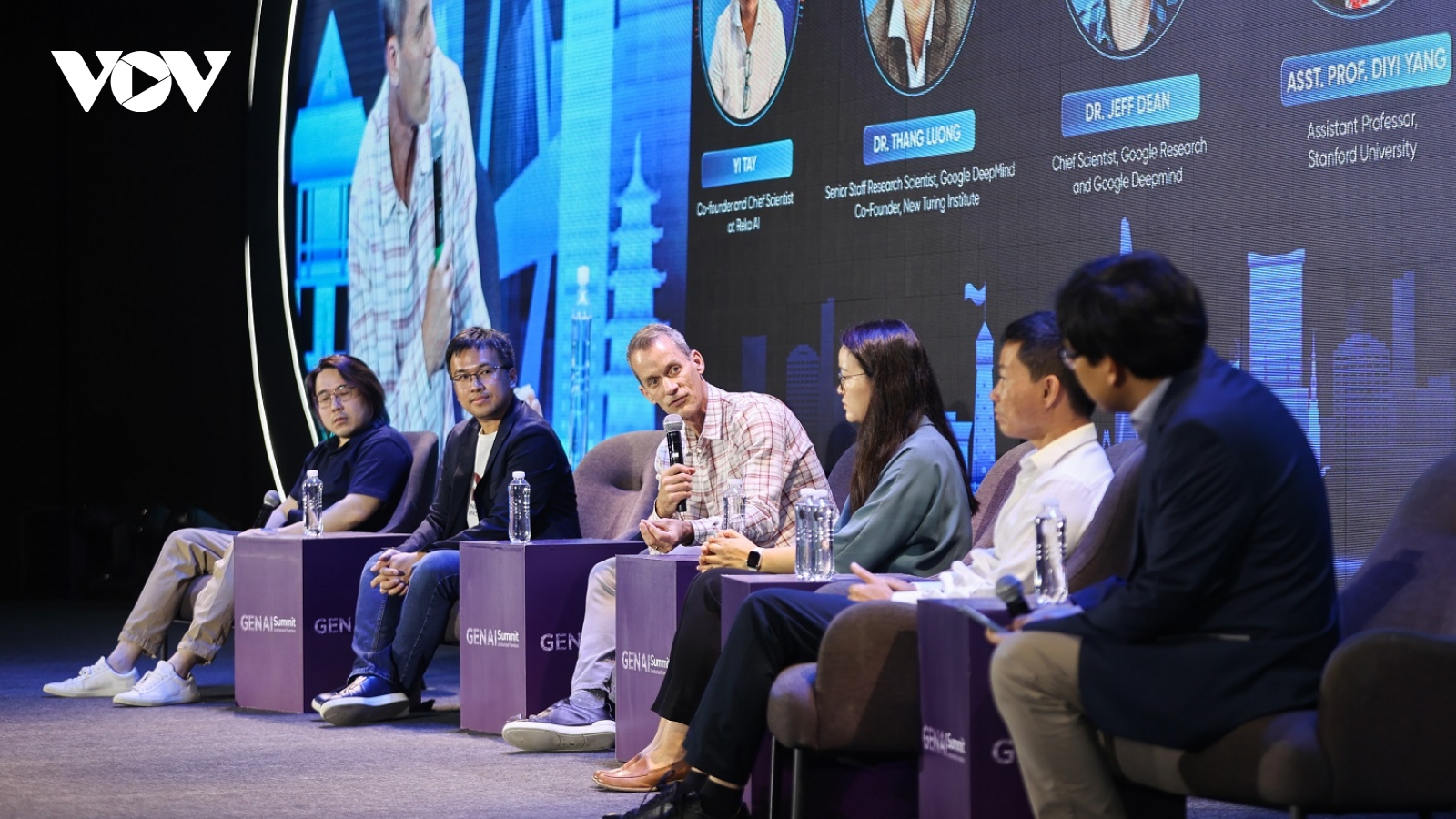 Việt Nam có nhiều cơ hội ứng dụng AI cho lĩnh vực y tế và giáo dục