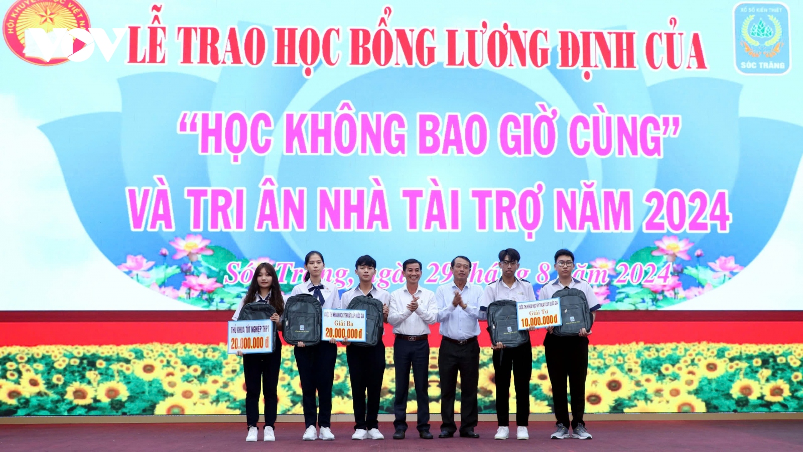 Sóc Trăng trao học bổng Lương Định Của cho 570 học sinh, sinh viên