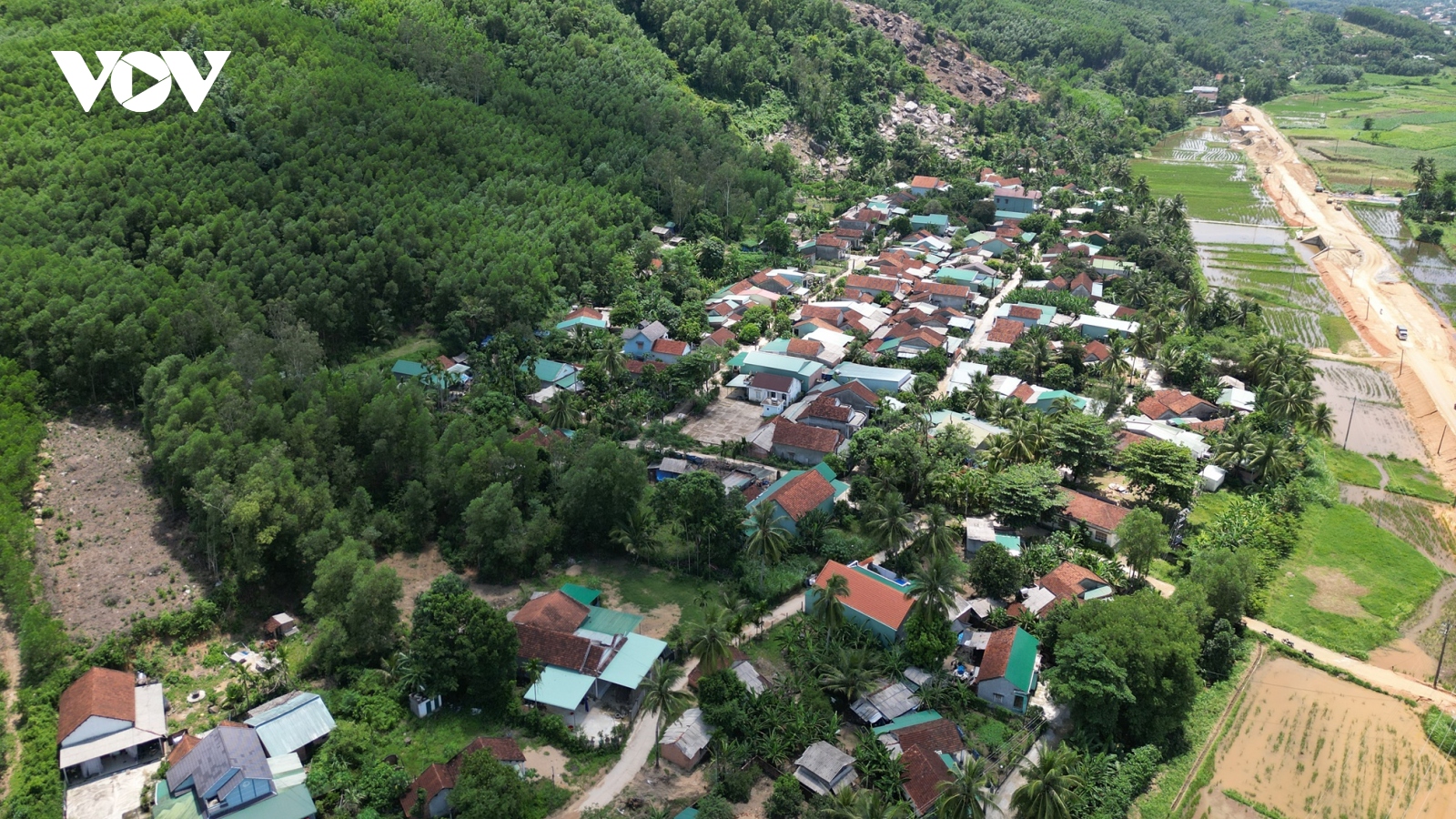 Bình Định: 90 điểm nguy cơ sạt lở, mùa mưa người dân không dám ngủ vì sợ đá lăn