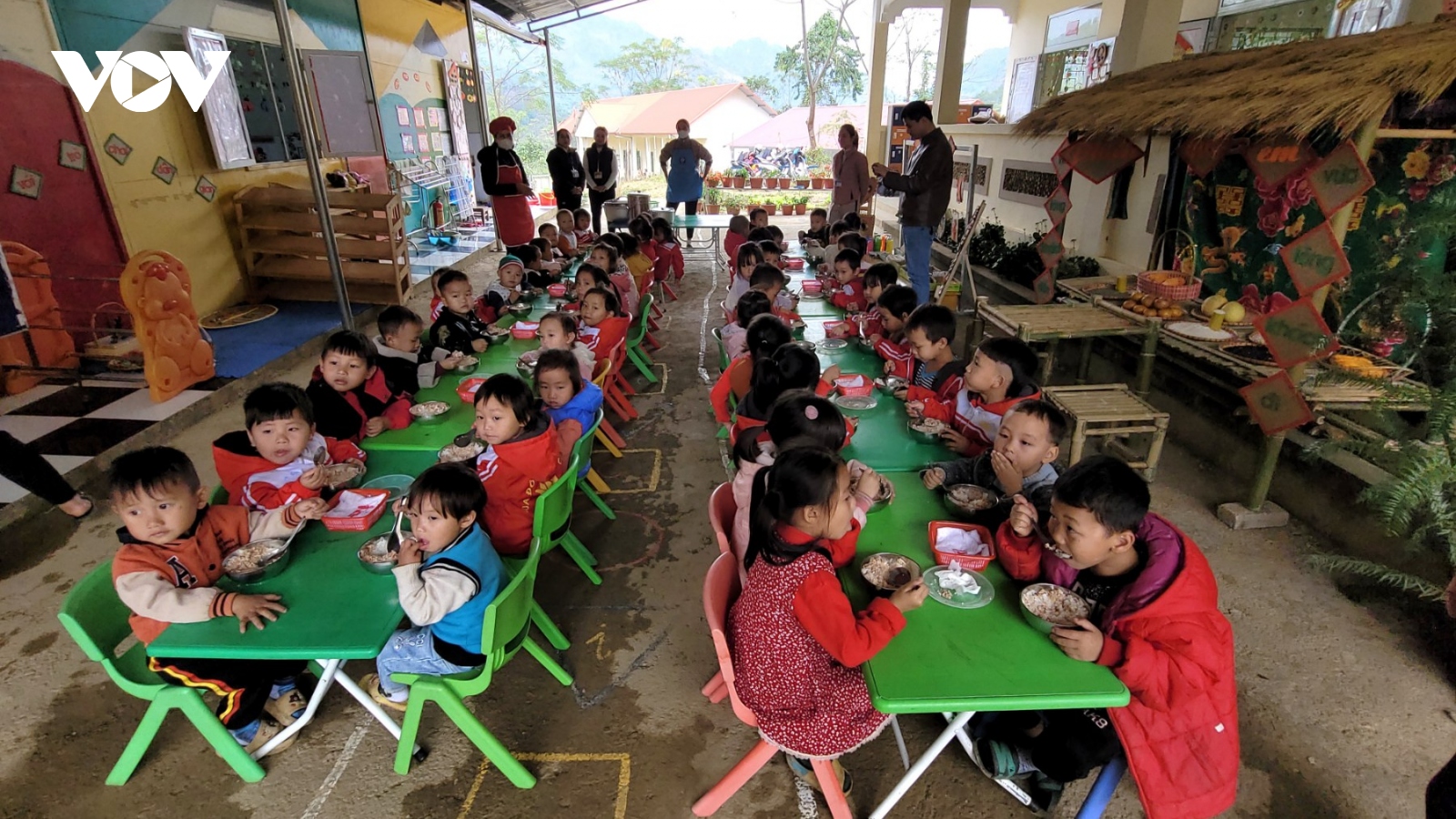 Năm học này điểm trường Tà Han đã có bếp ăn