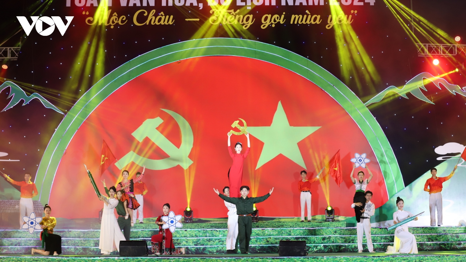 Ấn tượng chương trình nghệ thuật “Đắm say đêm hò hẹn” tại Mộc Châu