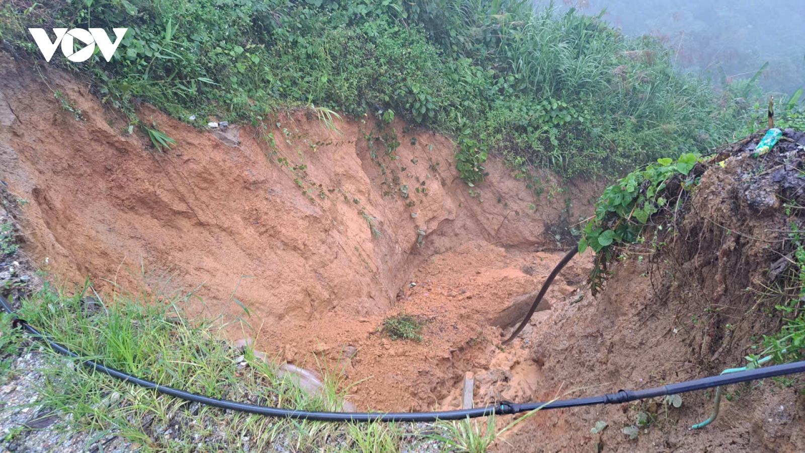 Xuất hiện sạt lở, Chủ tịch Quảng Nam yêu cầu "không nói và chỉ đạo trên giấy"