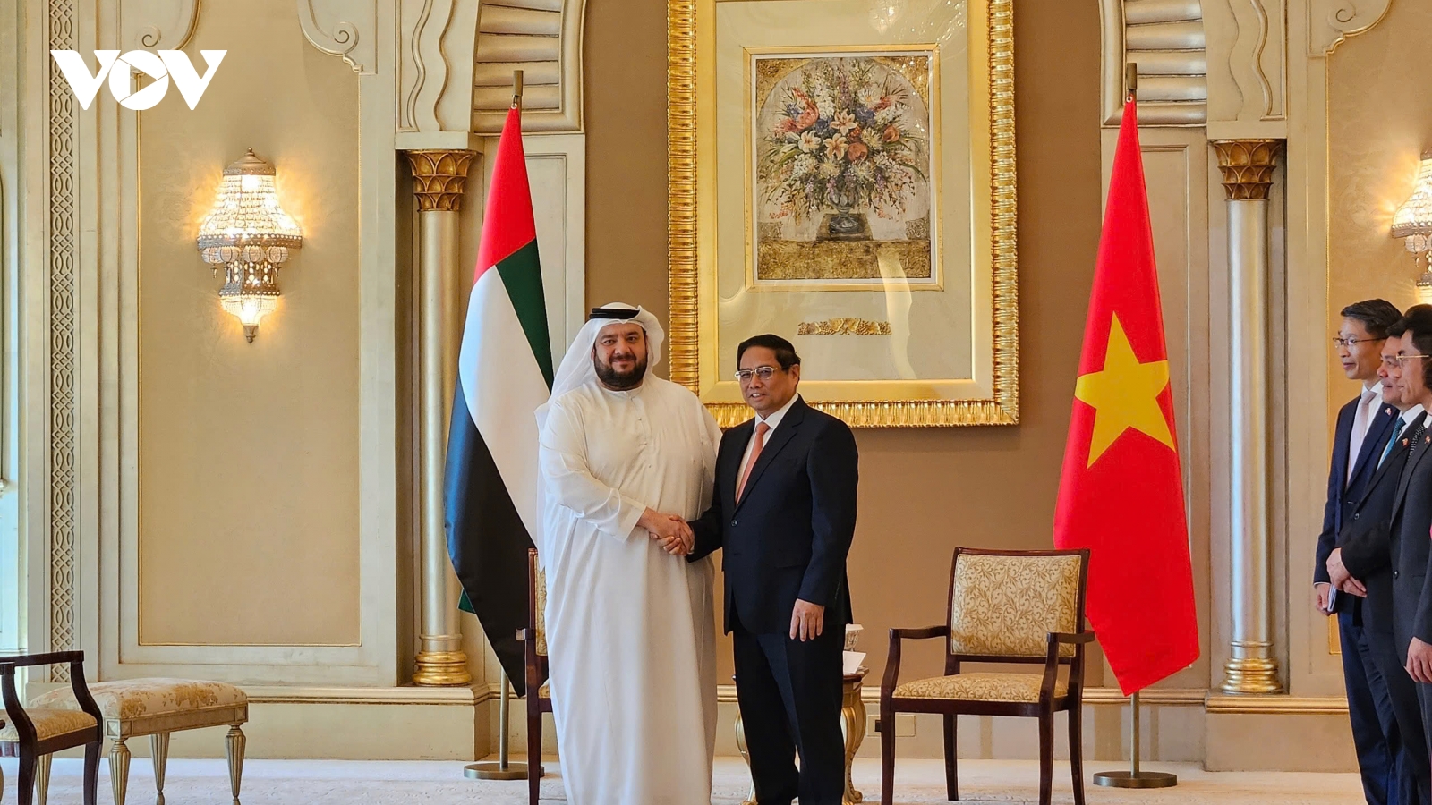 Thủ tướng: Việt Nam coi trọng việc mở rộng hợp tác đầu tư với UAE