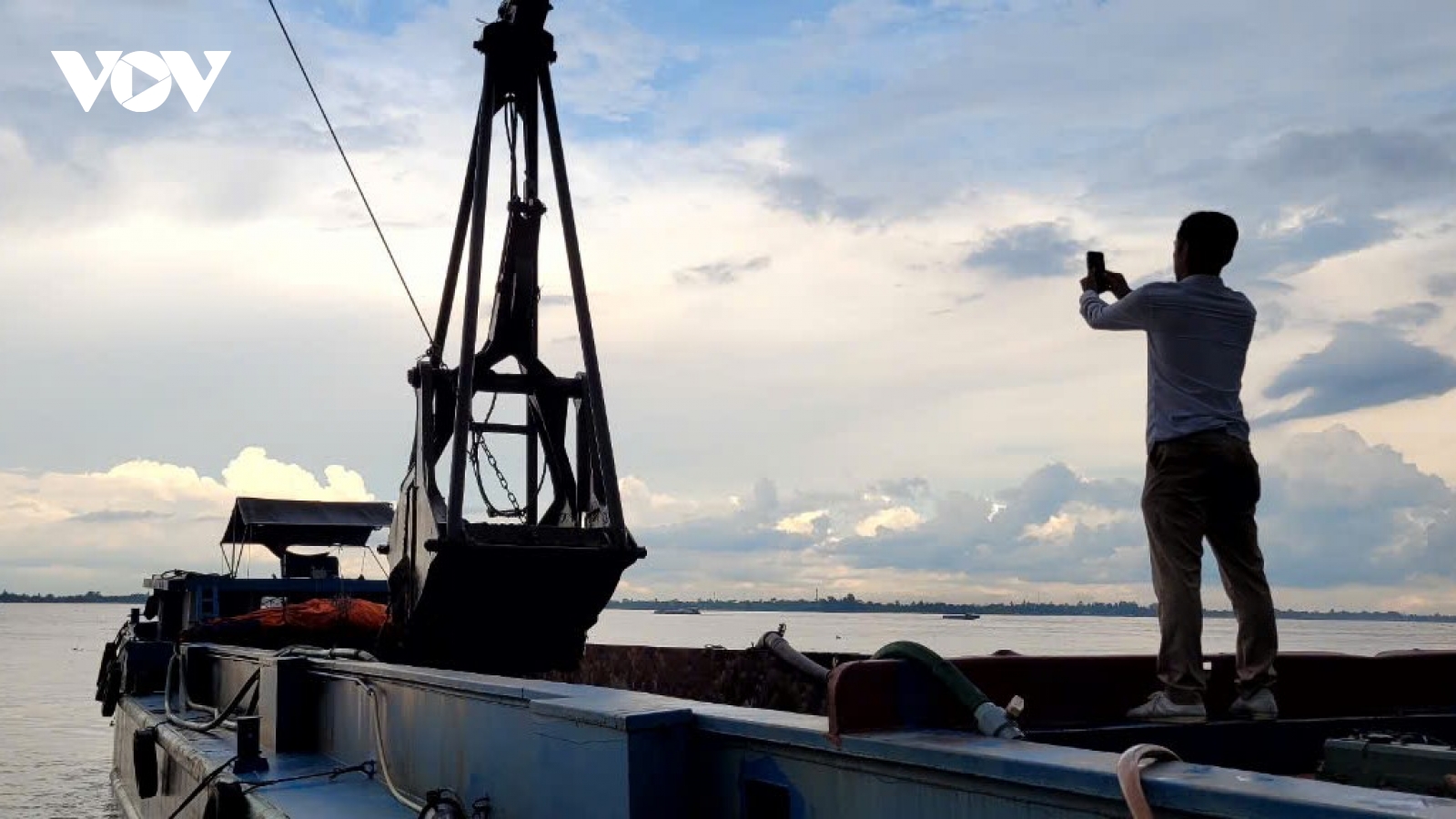 Tiền Giang xử phạt hơn 8 tỷ đồng từ các vụ khai thác cát trái phép