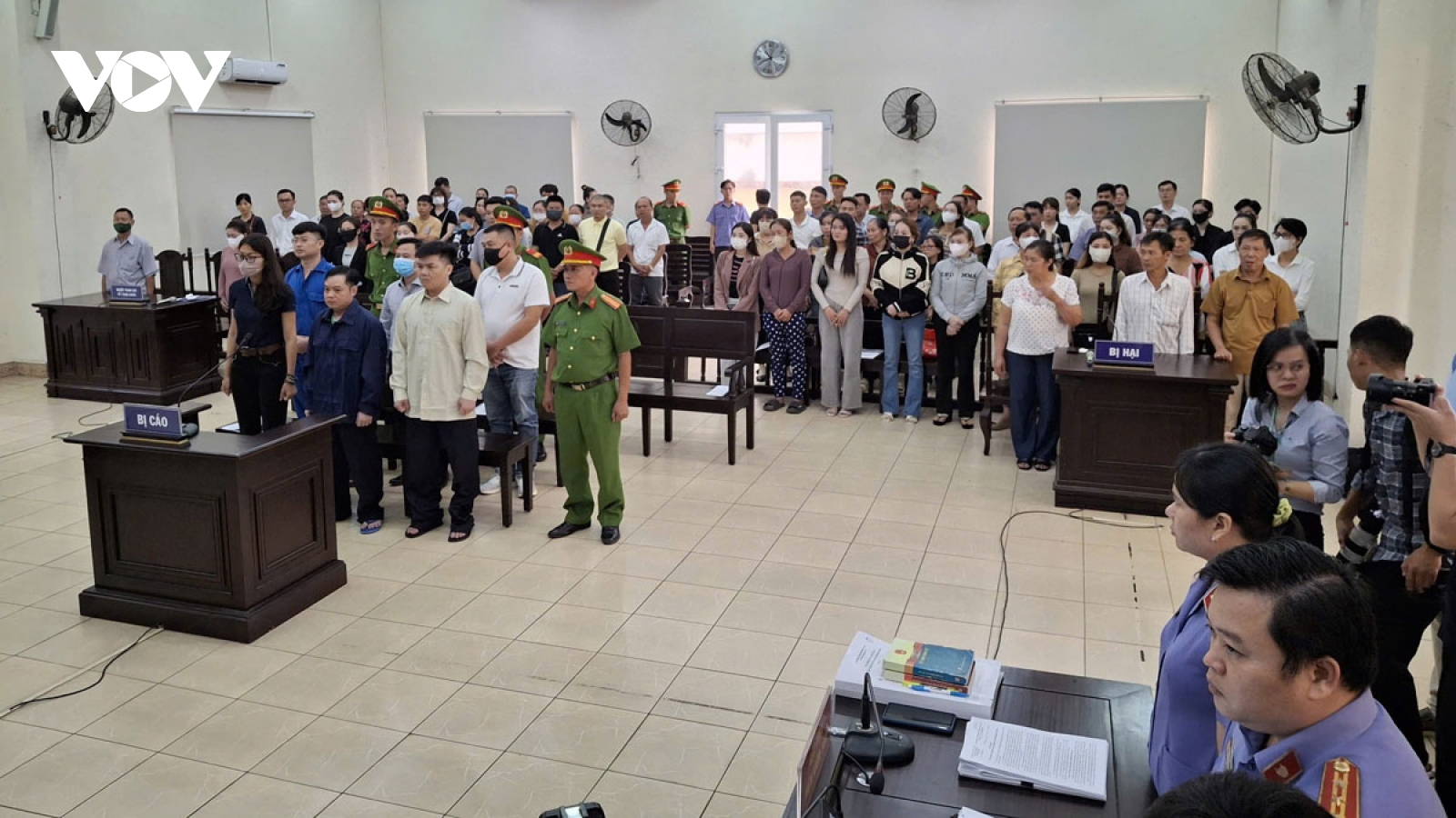 Đề nghị mức án cho các bị cáo trong vụ cháy quán karaoke làm 32 người chết