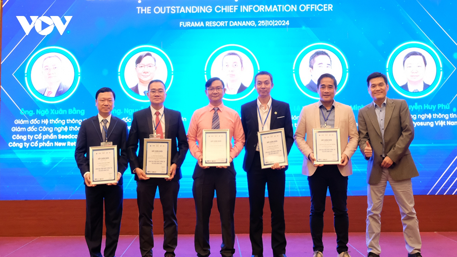 Vinh danh 15 nhà lãnh đạo chuyên đổi số tiêu biểu năm 2024