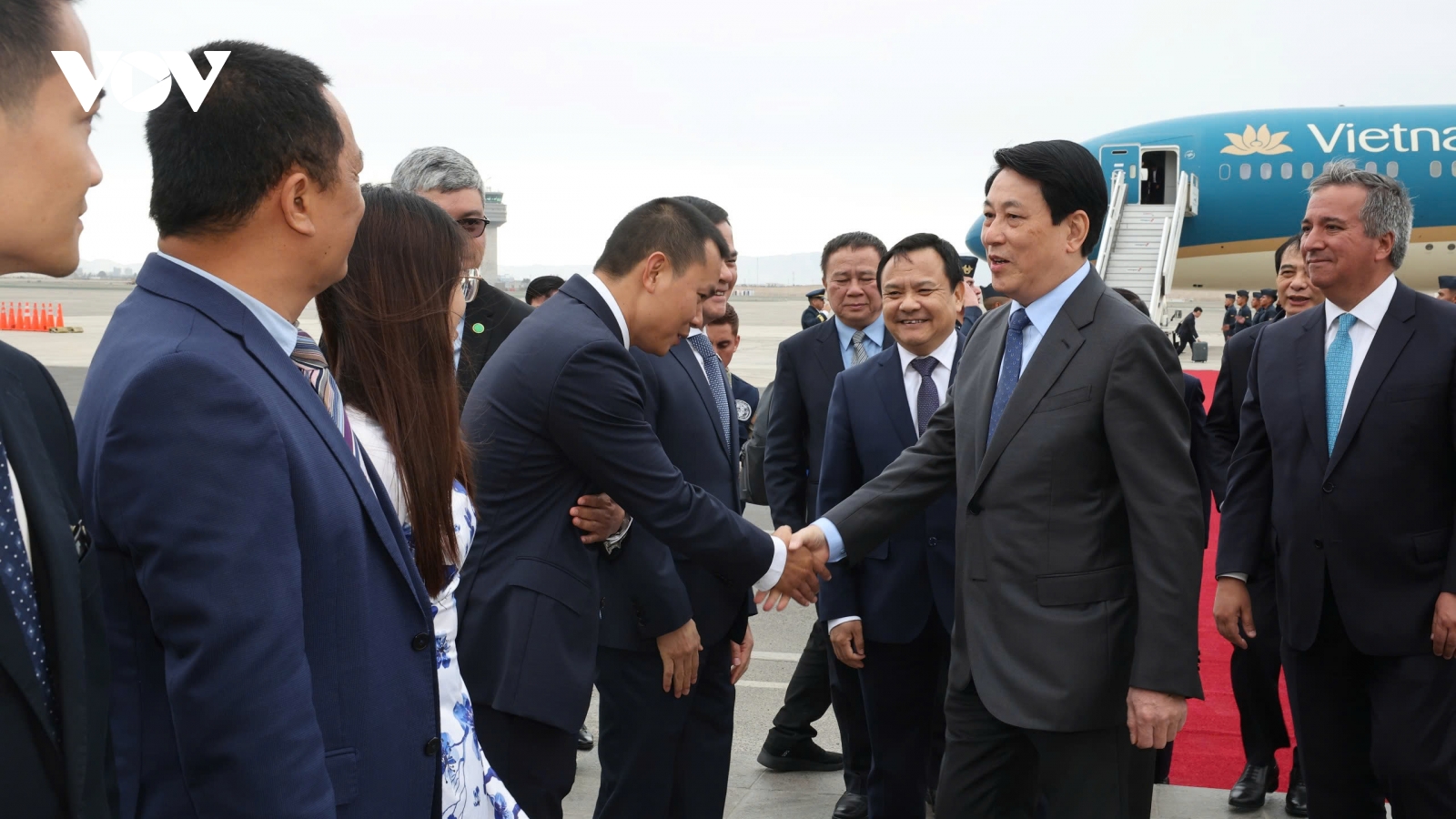 Chủ tịch nước Lương Cường bắt đầu thăm chính thức Peru, tham dự Tuần lễ Cấp cao APEC